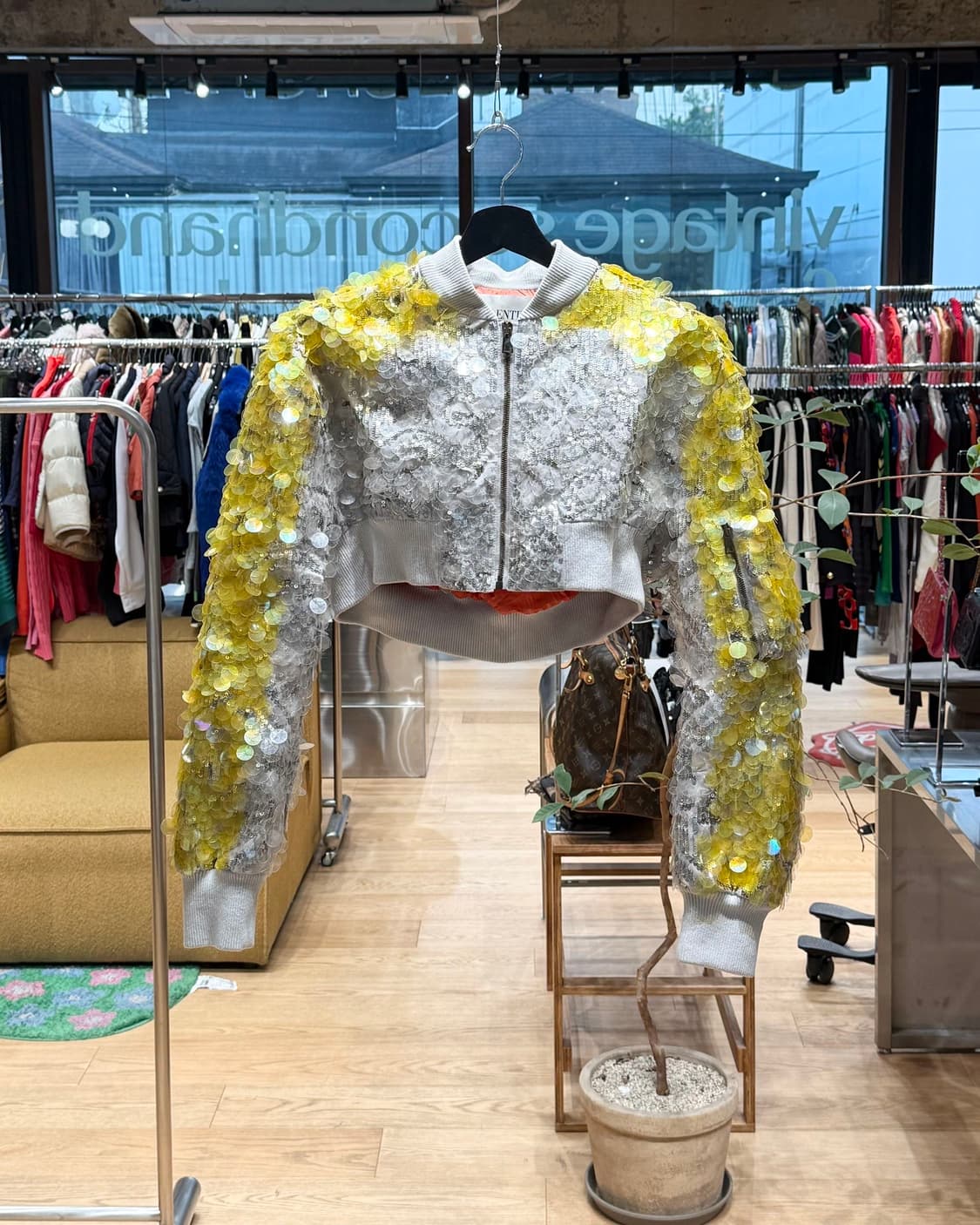 발렌티노 옐로우 스팽글 크롭 봄버 자켓  상품이미지1