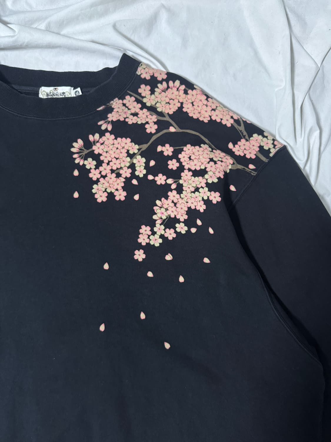 카라쿠리 타마시 코이 사쿠라 스웨트셔츠 상품이미지4