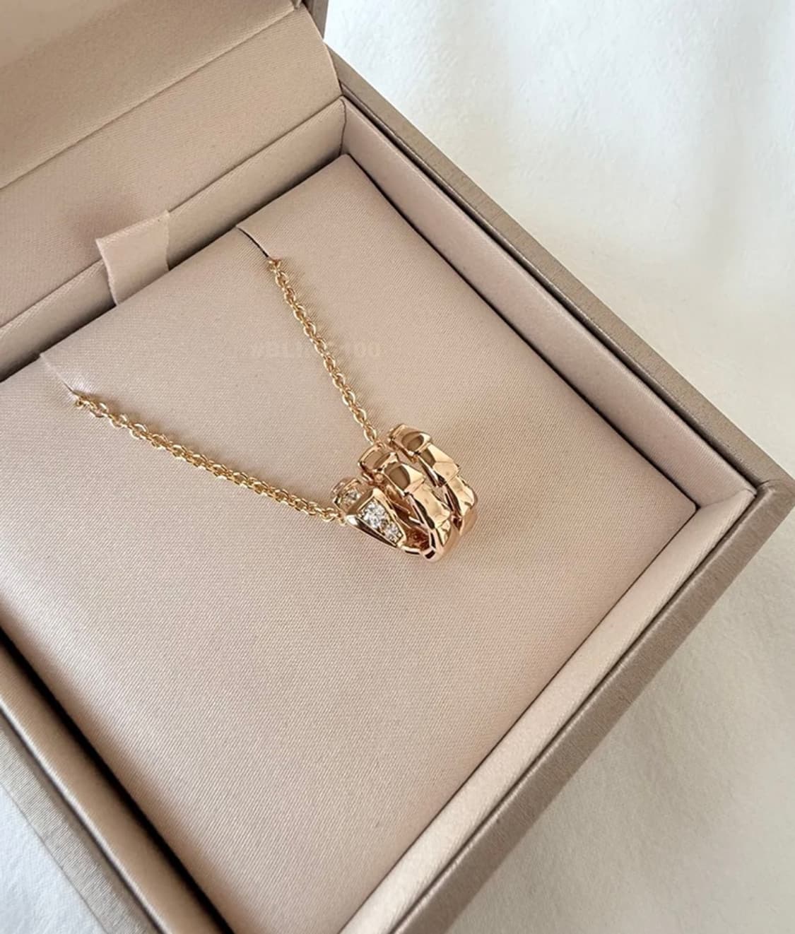 불가리 세르펜티 로즈골드 목걸이 상품이미지1