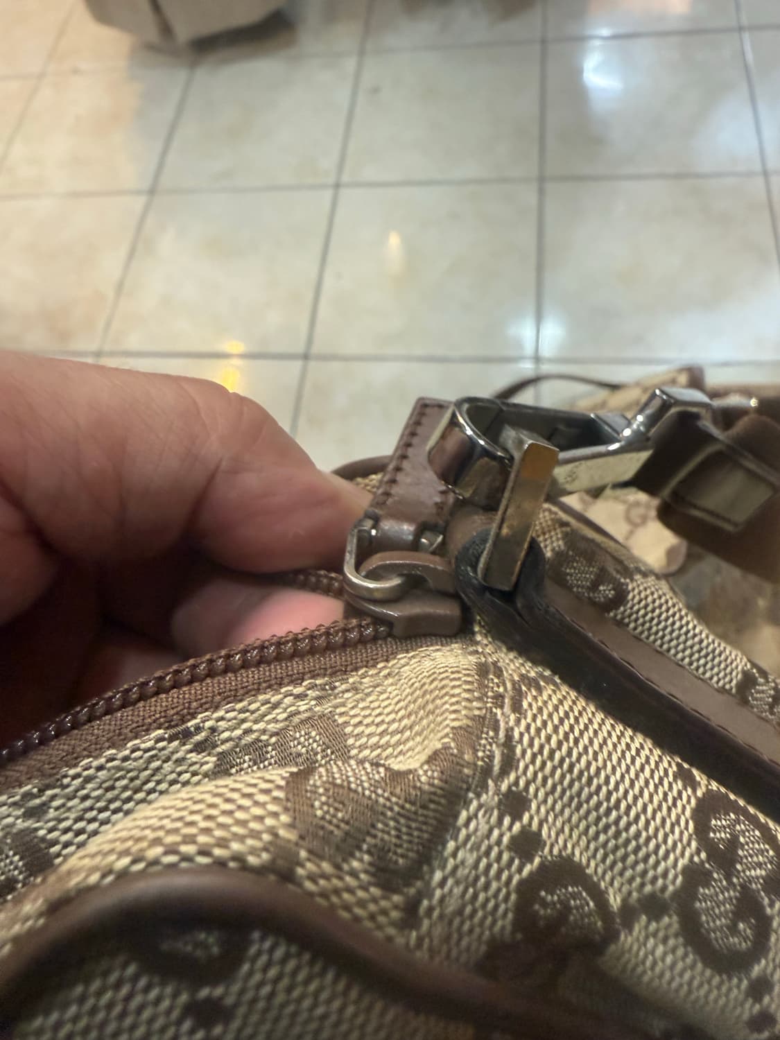 정품 구찌 캔버스 메신저백 팝니다 상품이미지10