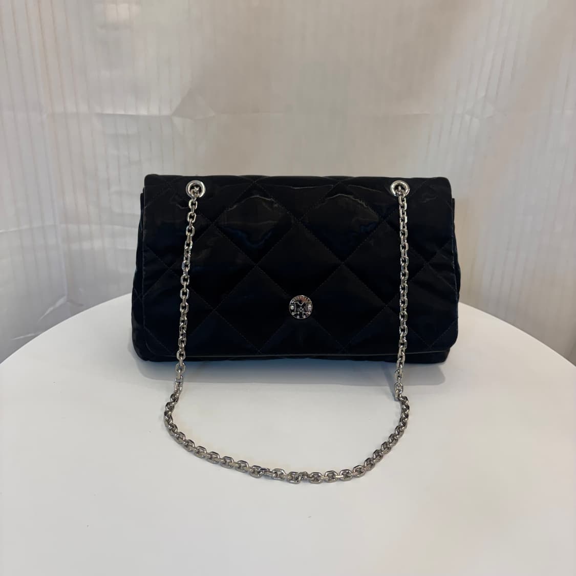 정품 메트로시티 글로시 퀄팅 숄더백     상품이미지1