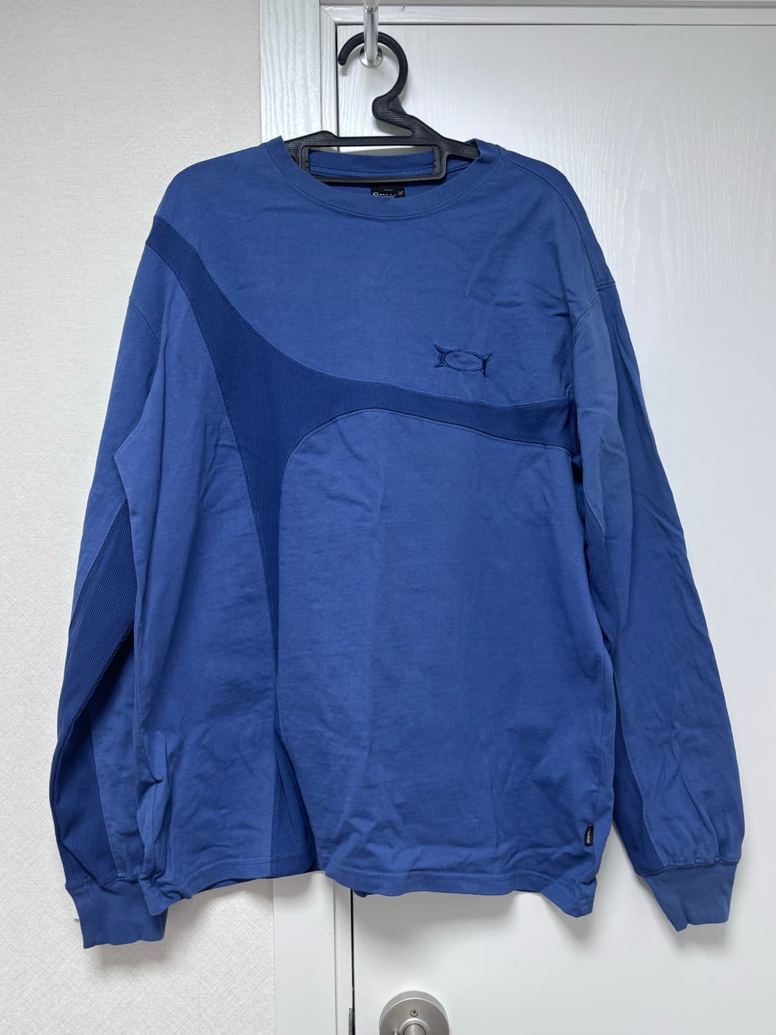 크리틱 긴팔티셔츠 상품이미지1