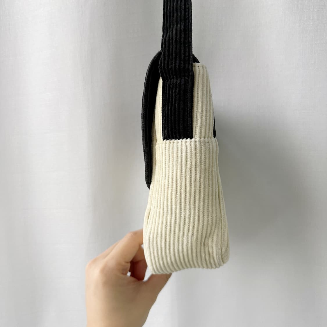 EMIS 이미스 코듀로이 와펜 숄더백 블랙 상품이미지5