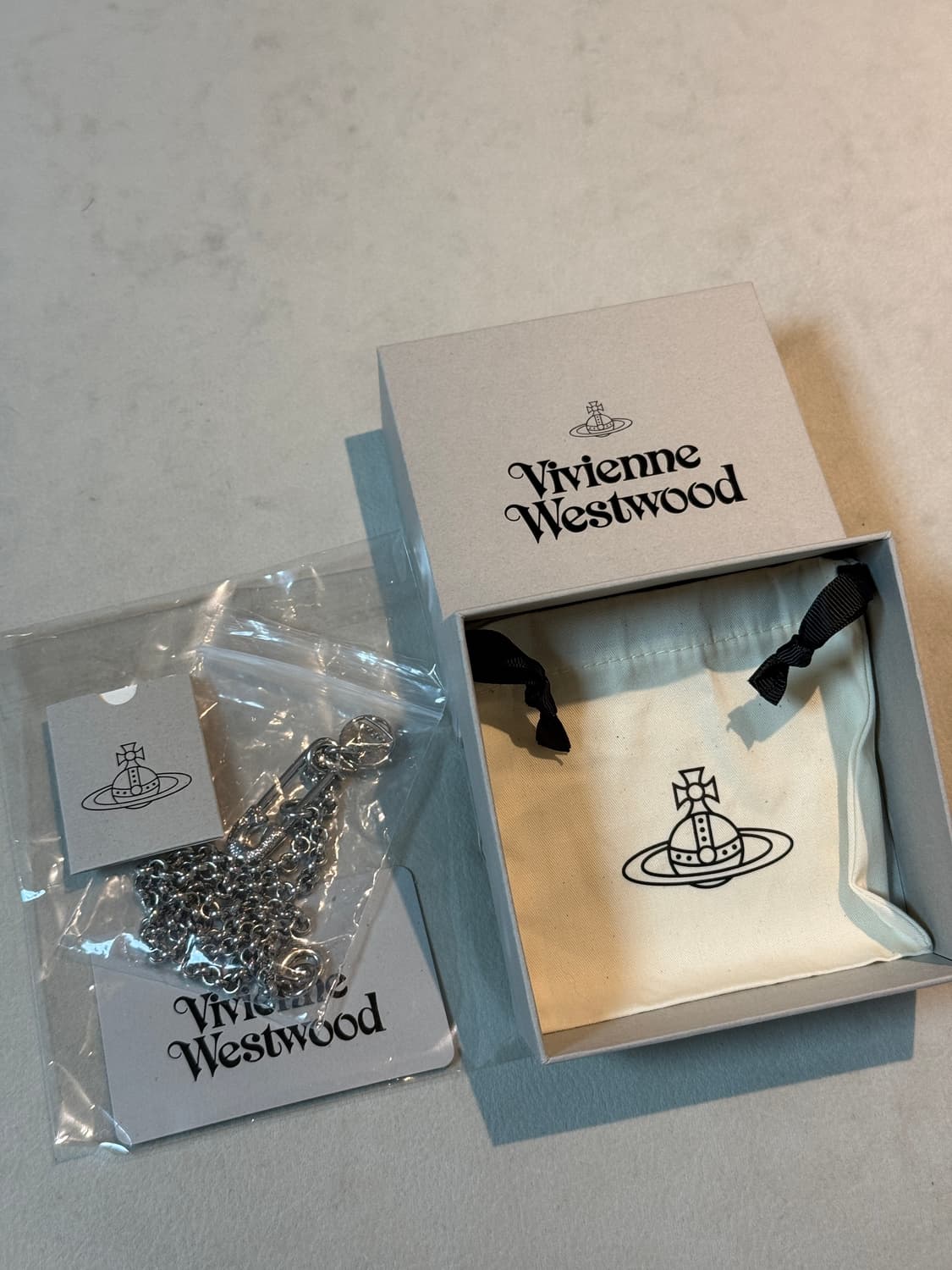 비비안 웨스트우드 이모진 목걸이 Vivienne Westwood 홍은채  상품이미지1