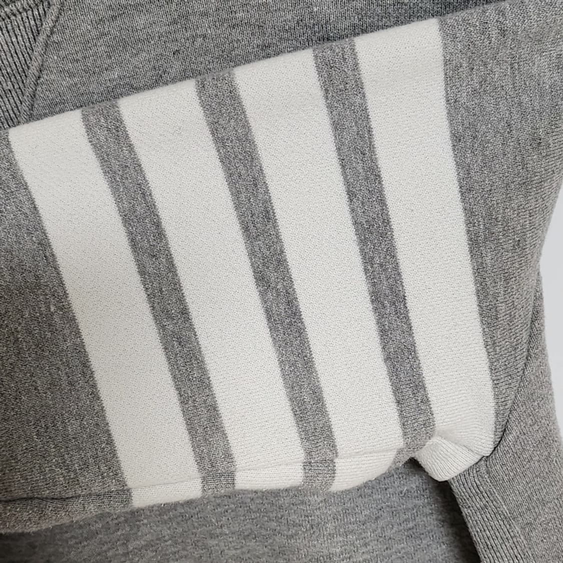 [40] 톰브라운 사선완장 스티치 여성 맨투맨 FJT002A 상품이미지8