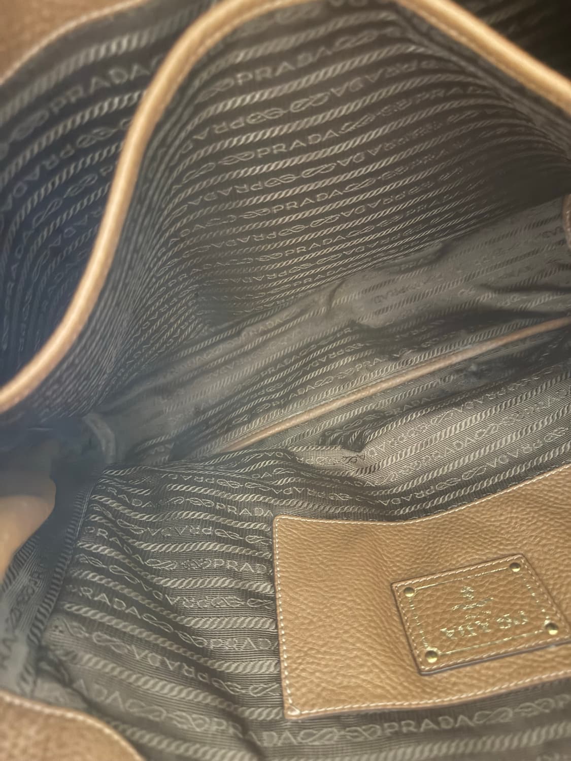 Prada 베텔로 다이노 사이드 지퍼 숄더백 상품이미지9