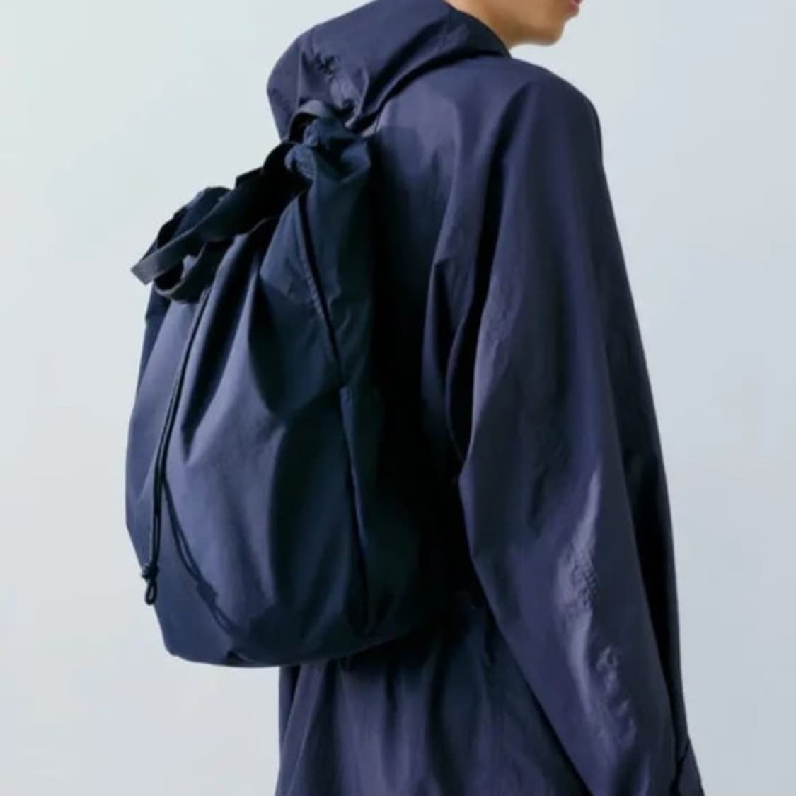 유니클로 드로우스트링 백팩 블랙 상품이미지1