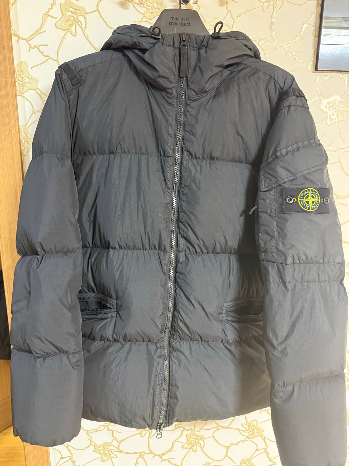 22fw 스톤아일랜드 크링클랩스 패딩 블랙 L 상품이미지1