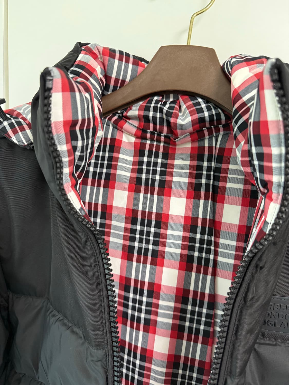 버버리 리버시블 구스 패딩 상품이미지3