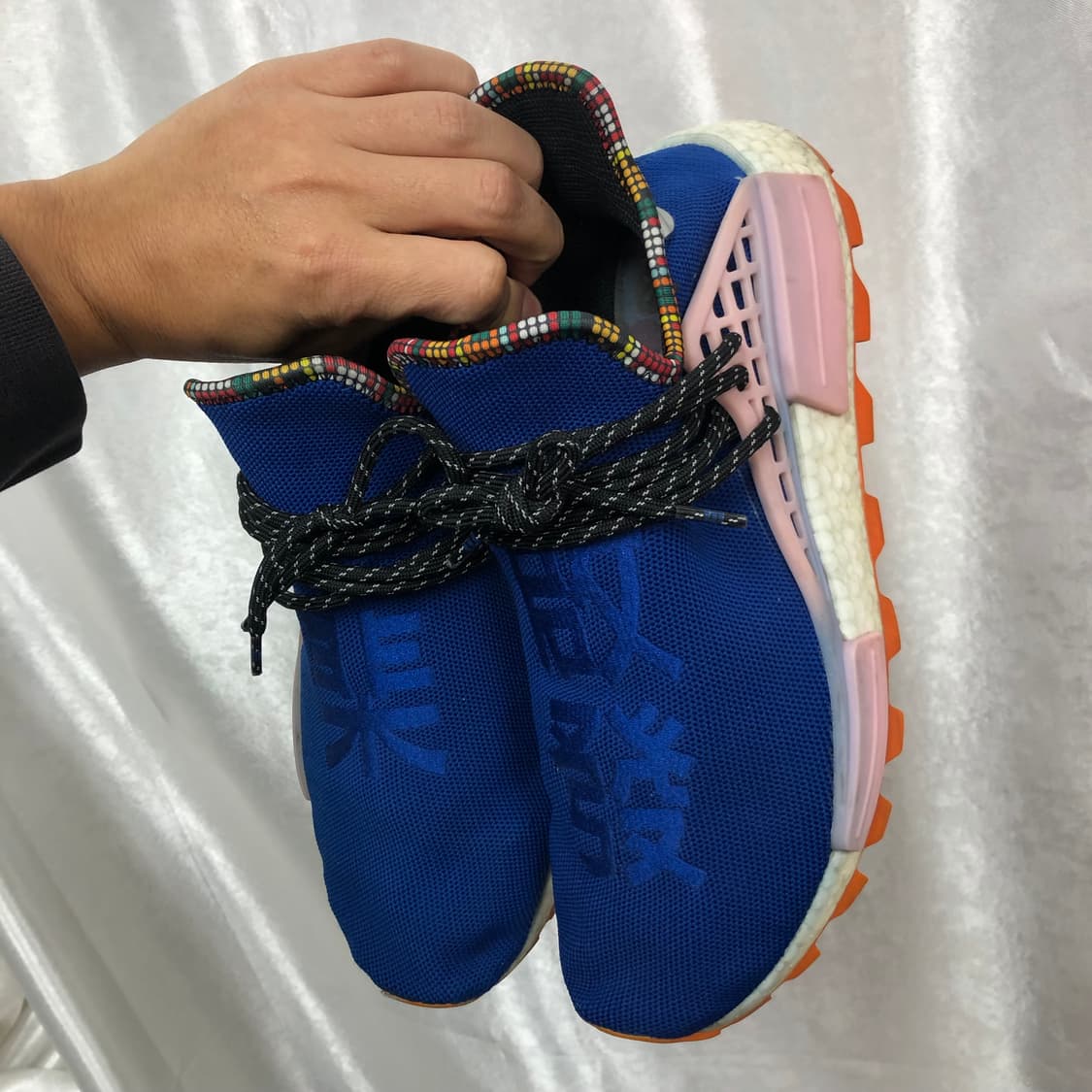 아디다스x퍼렐 윌리엄스 인스피레이션 팩 파우더 블루 운동화 사이즈265  상품이미지7