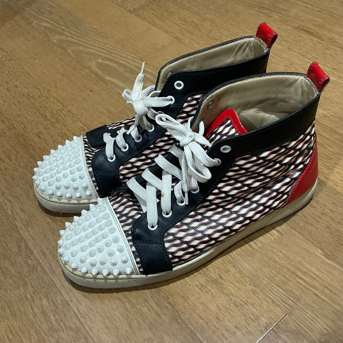 크리스찬 루부탱 스파이크 올라토 하이탑 스니커즈 275 상품이미지3