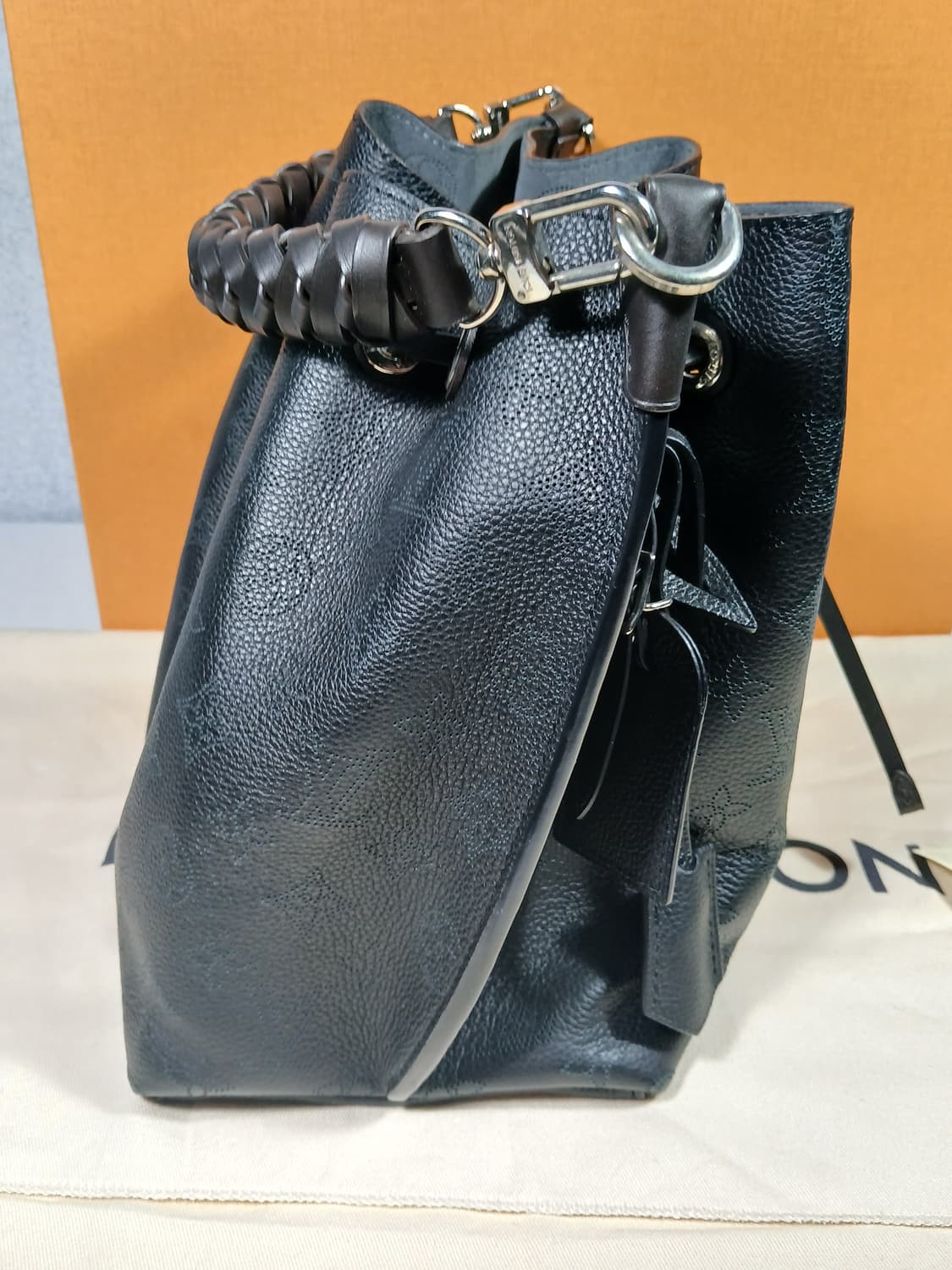 루이비통 마히나 무리아 버킷백 M55800 상품이미지3