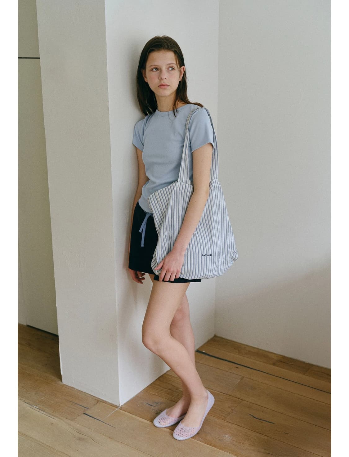 앤니즈 스트라이프 토트백 cos 상품이미지2