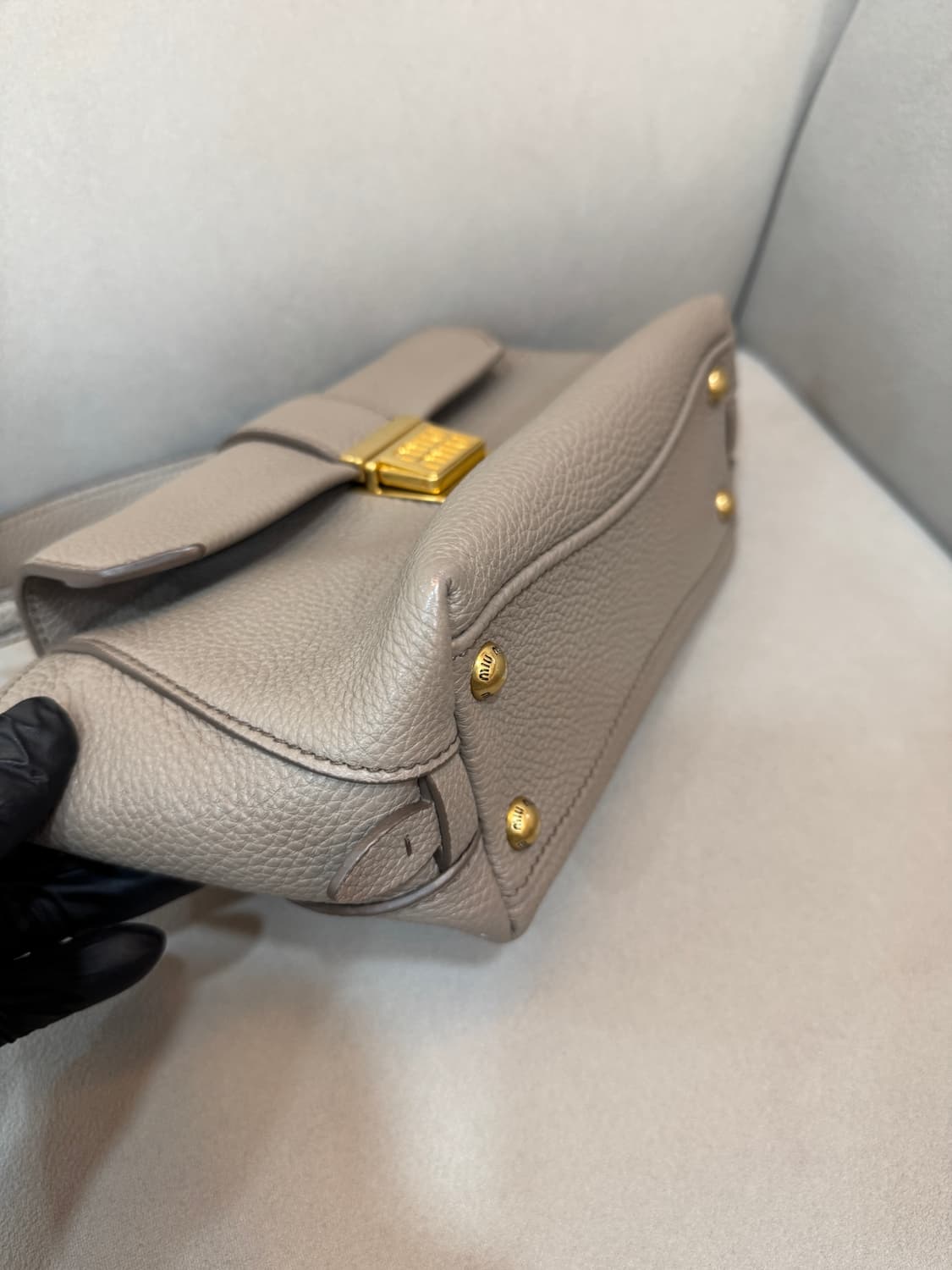 미우미우 비테로 다이노 백 가방 상품이미지2