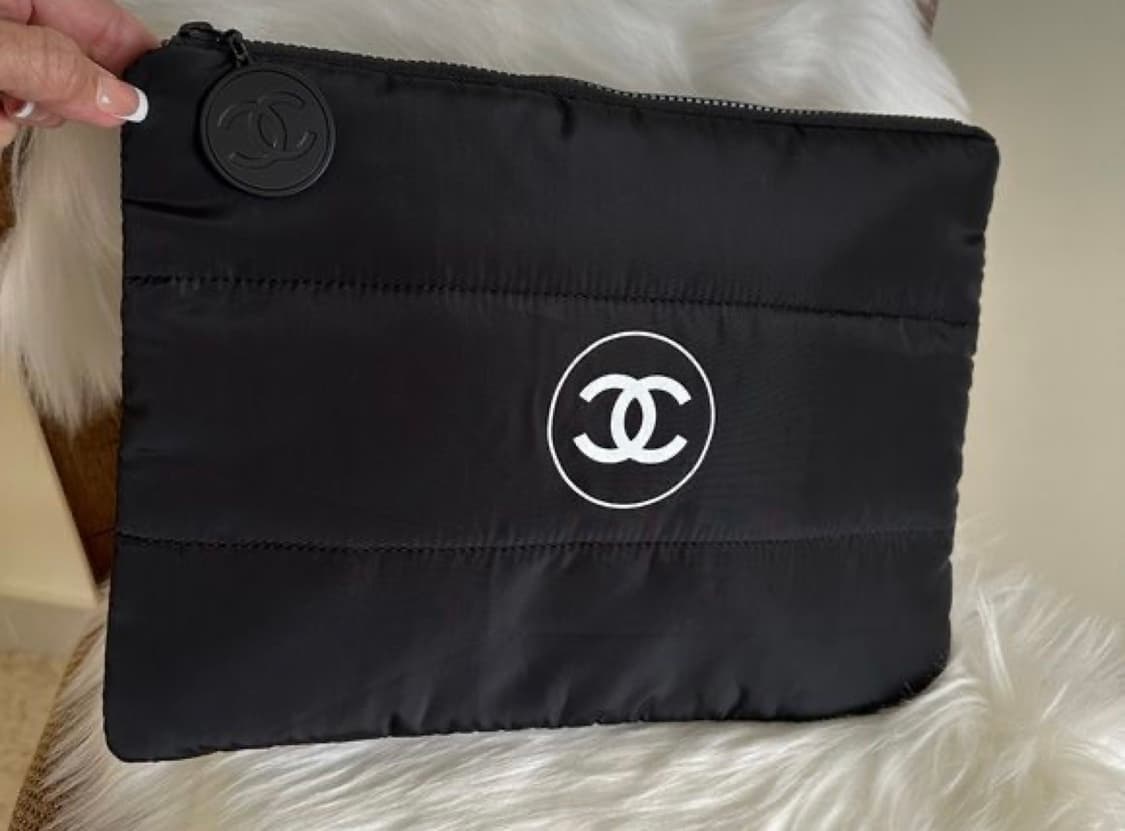 샤넬뷰티 패딩 클러치  상품이미지2