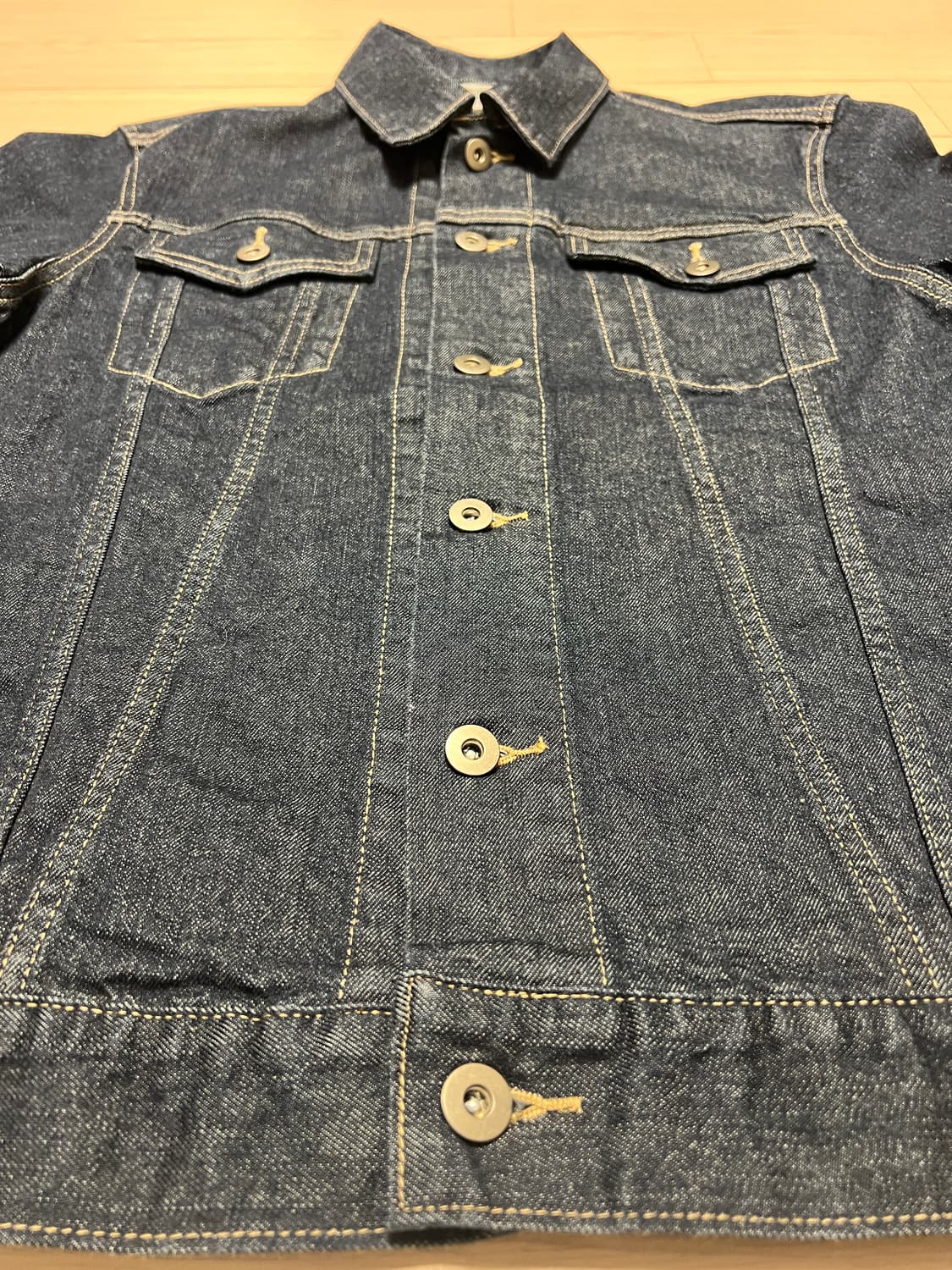 유니클로 U 셀비지 데님 트러커 자켓 / 인디고 / L (미착용) 상품이미지3