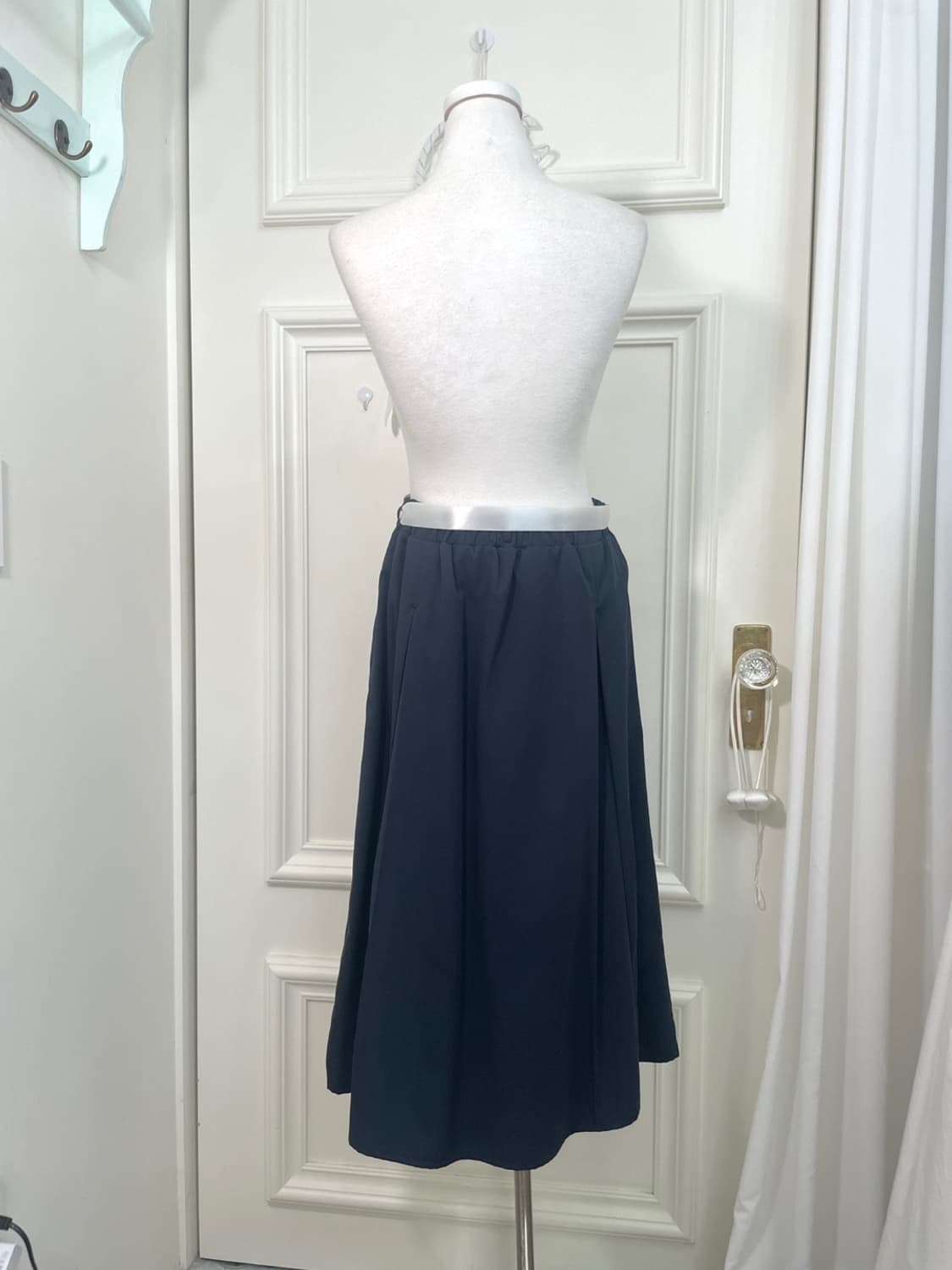 navy pleats back banding skirt 상품이미지3