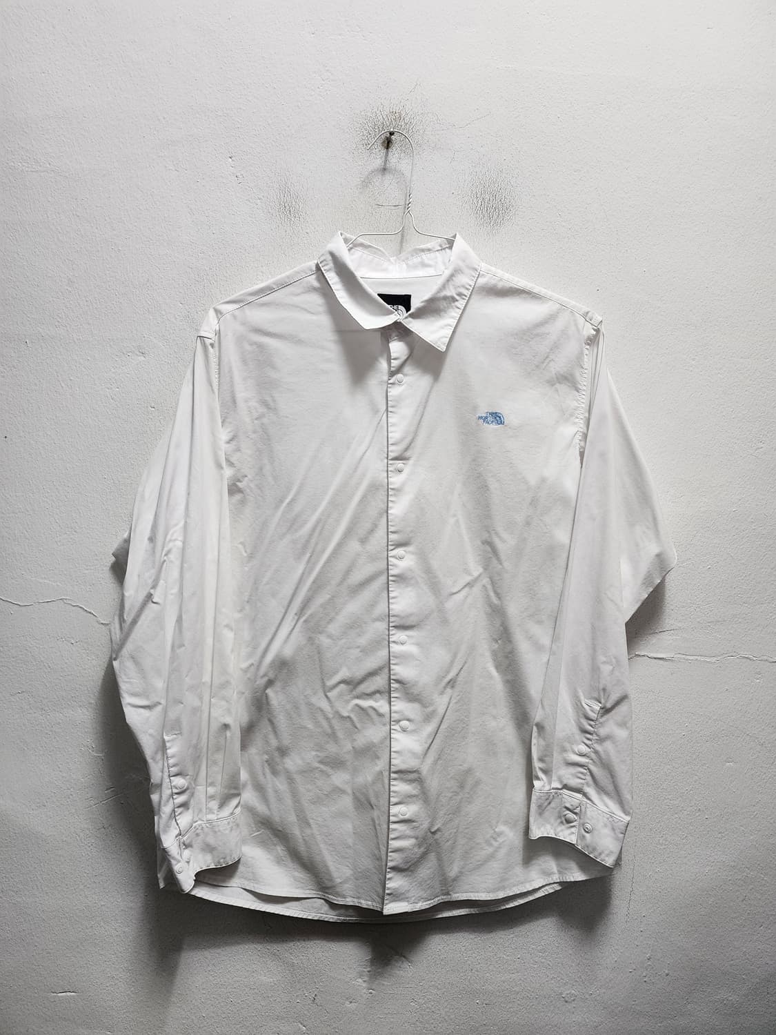 노스페이스 스몰로고 화이트 셔츠 상품이미지1