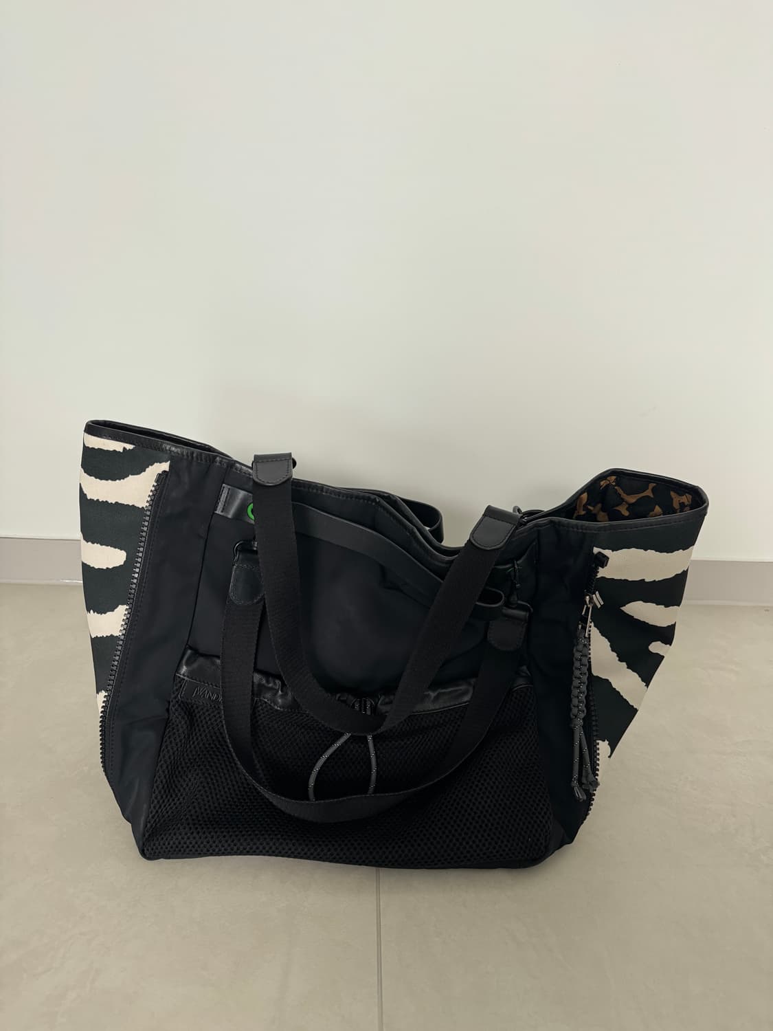 JW Anderson 블랙 나일론 토트 백 (크기변형) 상품이미지10