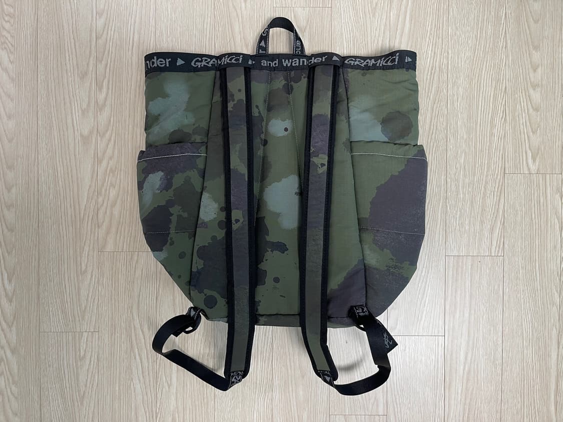 앤드 원더 x 그라미치 패디드 투웨이 백 카모 상품이미지2