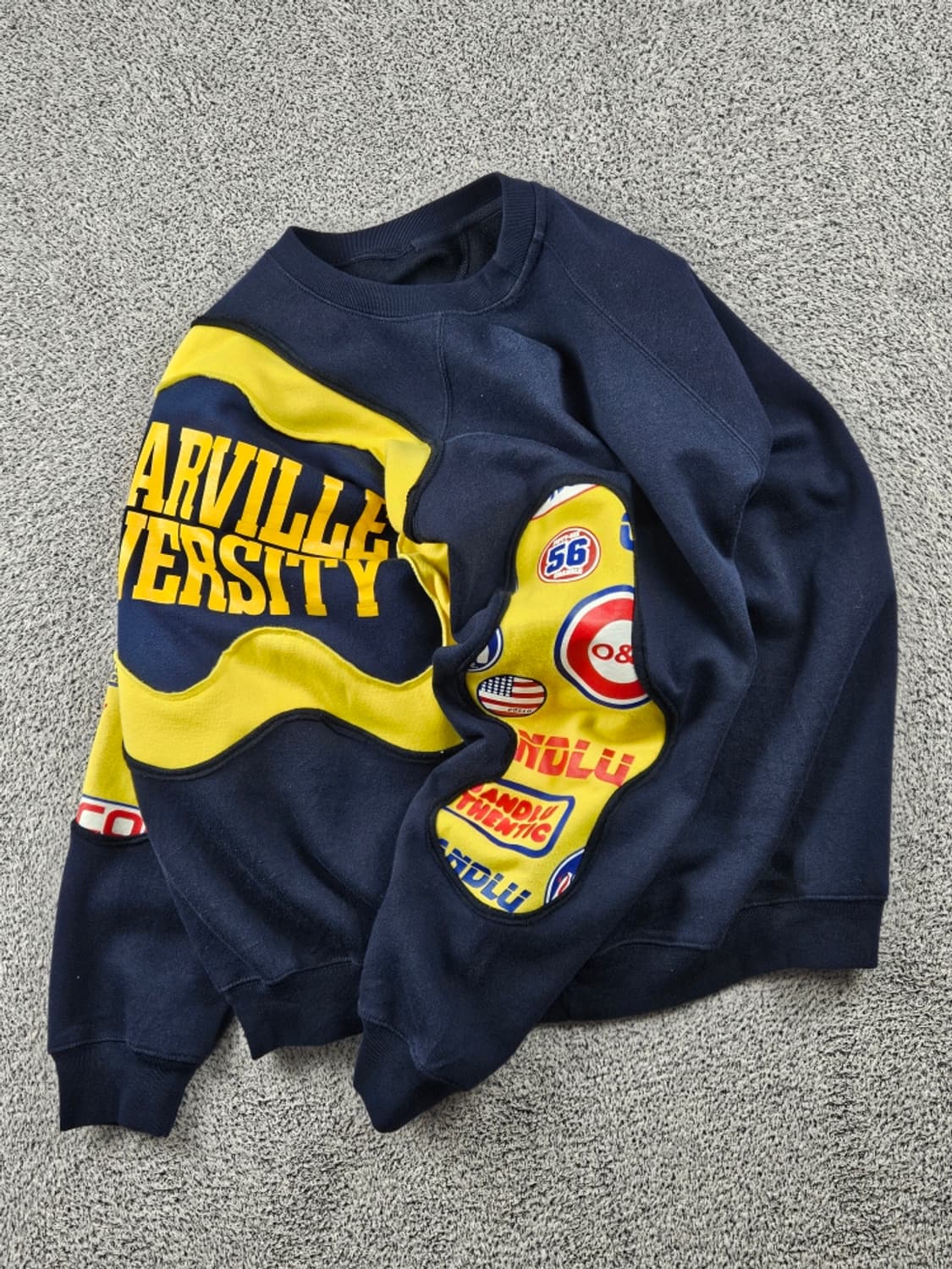 시더빌유니버시티 아플리케 커스텀 맨투맨 ( L ) / 9319 상품이미지3