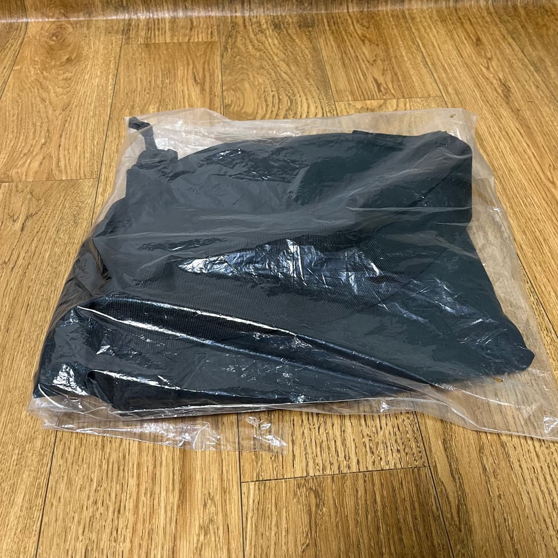 유니클로 U 드로우스트링 숄더백 블랙 유니u 가방 크로스백 상품이미지3