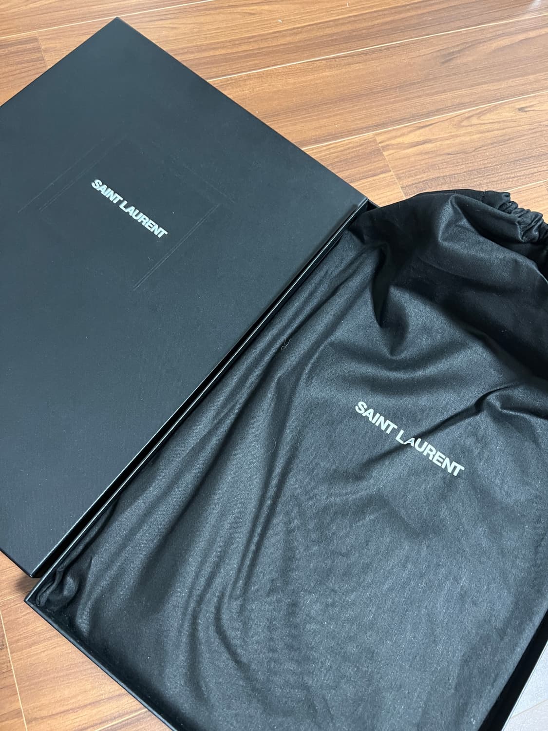 생로랑 클러치백 상품이미지3