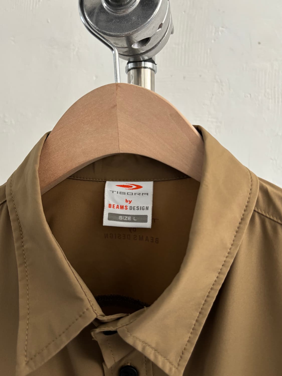 BEAMS × TIGORA 빔즈 × 티고라 베이지 유틸리티 셔츠 상품이미지3
