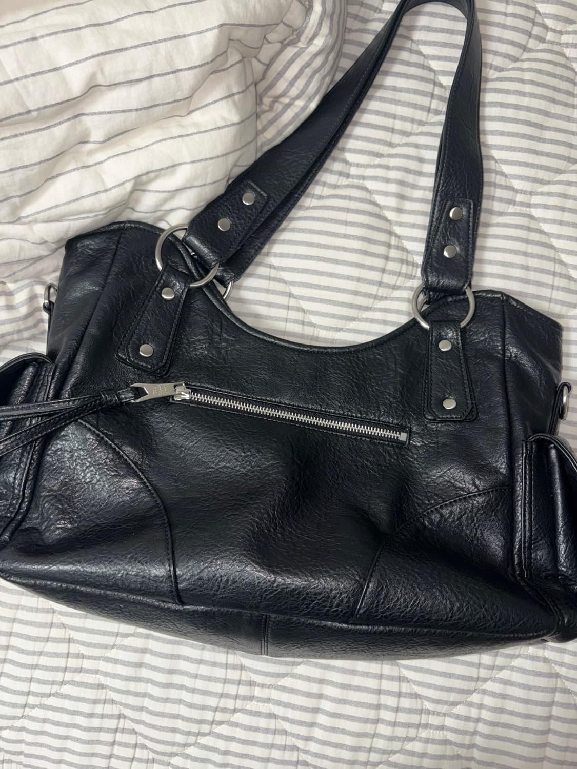 이우가마카라스 블랙 백 상품이미지3