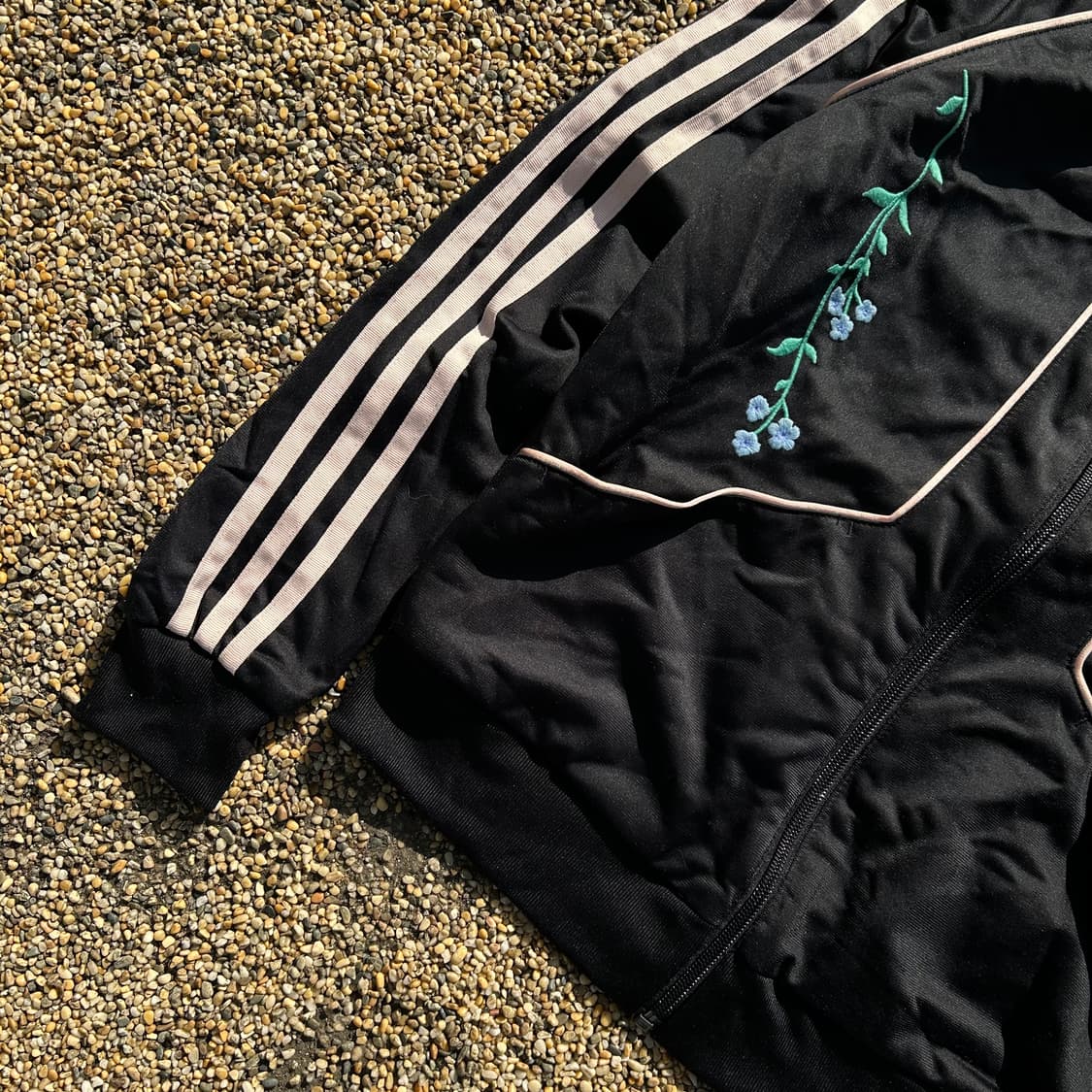 아디다스(ADIDAS)슈퍼스타 자수 트랙탑 져지 상품이미지3