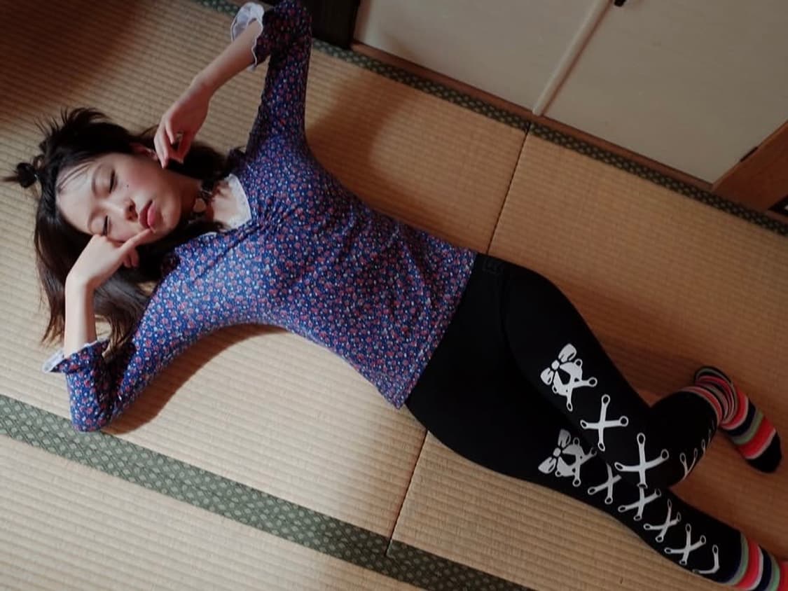 샵페어리 strawberry lace top (navy) 상품이미지2