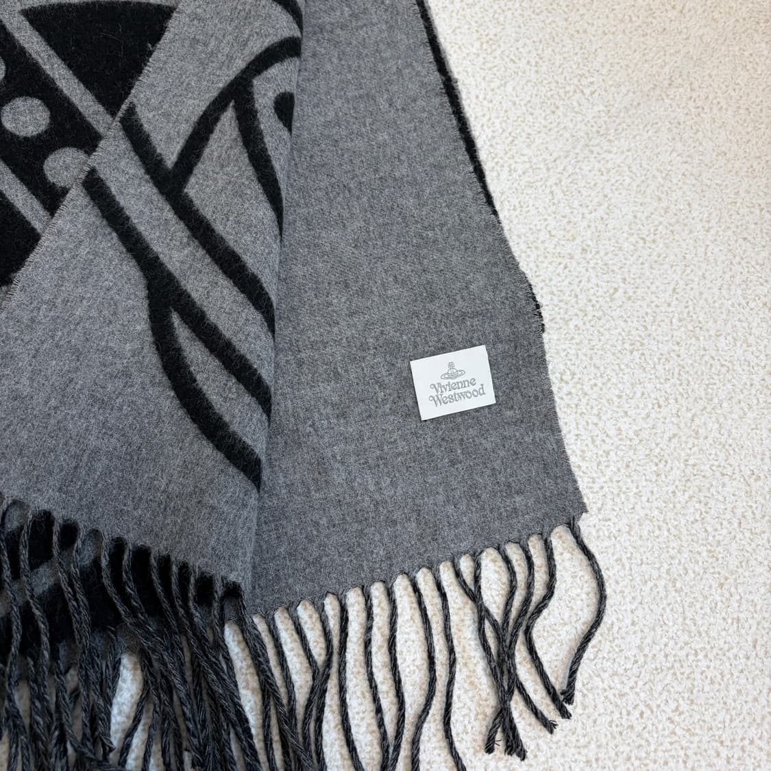 비비안웨스트우드 리버시블 머플러 블랙/그레이  상품이미지4