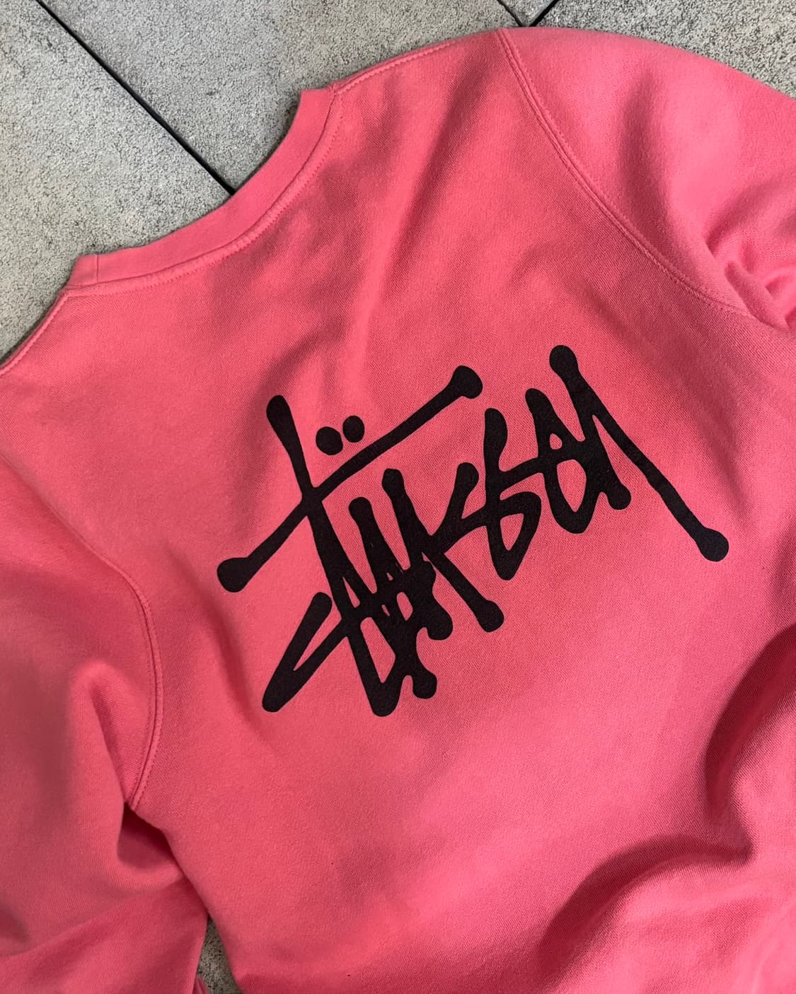 스투시 핑크 스탁 로고 맨투맨 상품이미지1