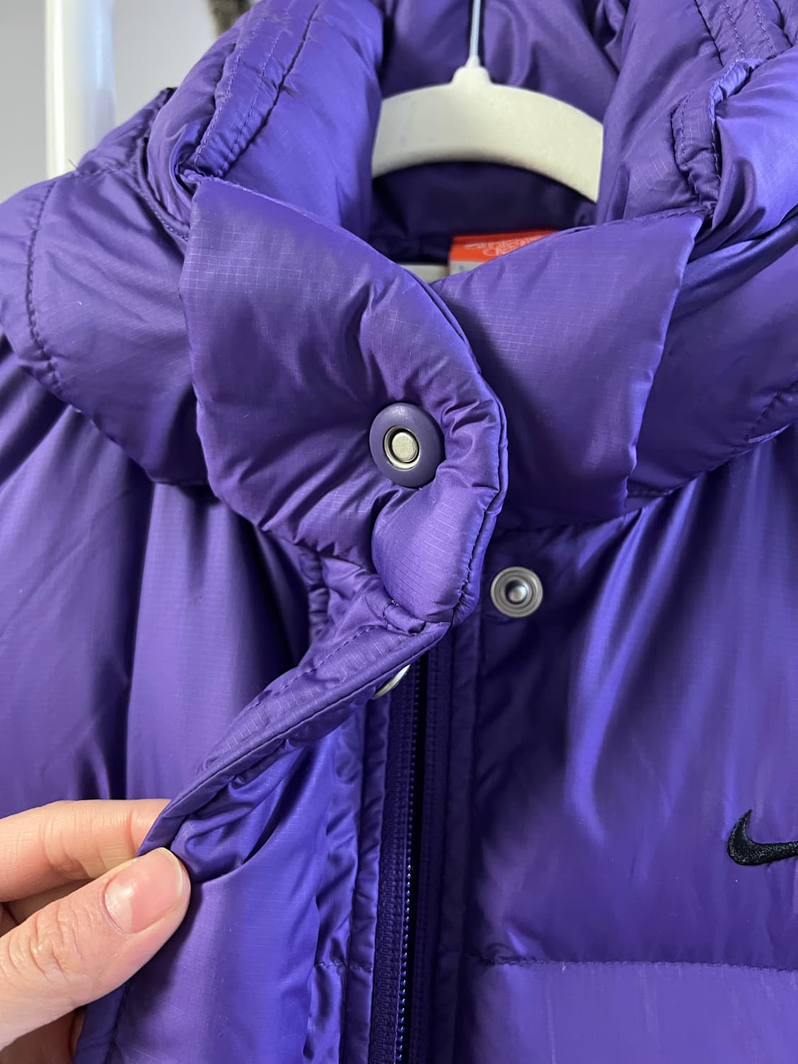 나이키 스포츠 퍼플 보라색 덕다운 패딩 블랙스우시 상품이미지2