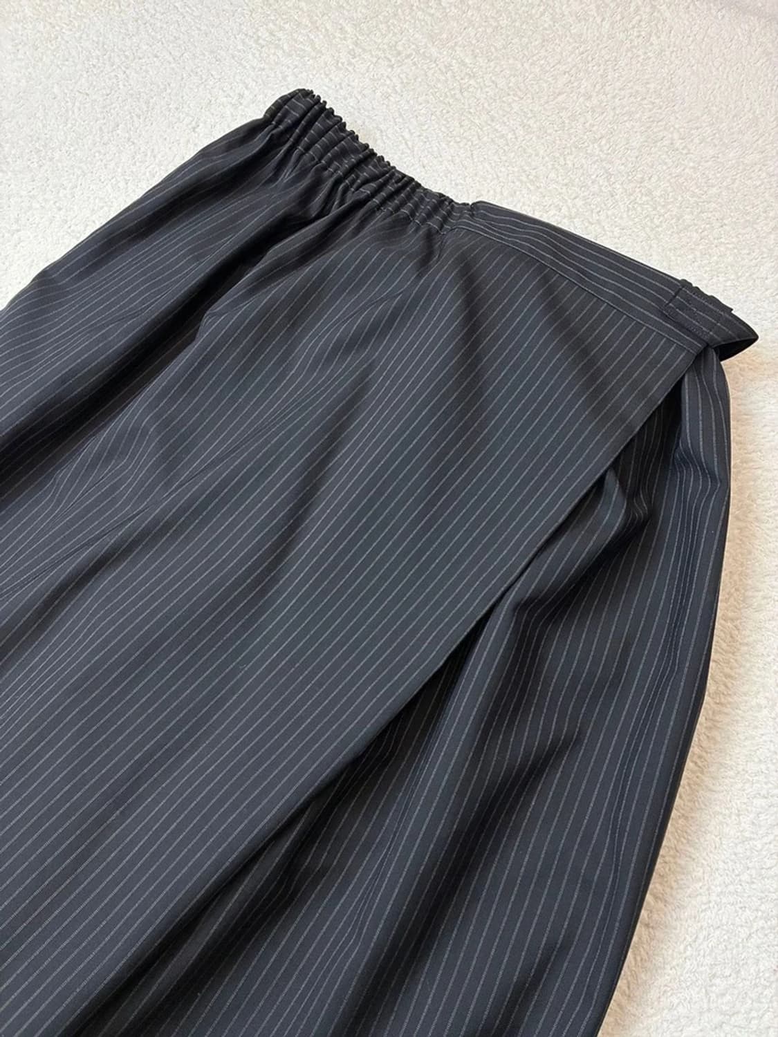 준야와타나베 21ss 크로스 웨이스트 드레이프 팬츠 PN5972    상품이미지3