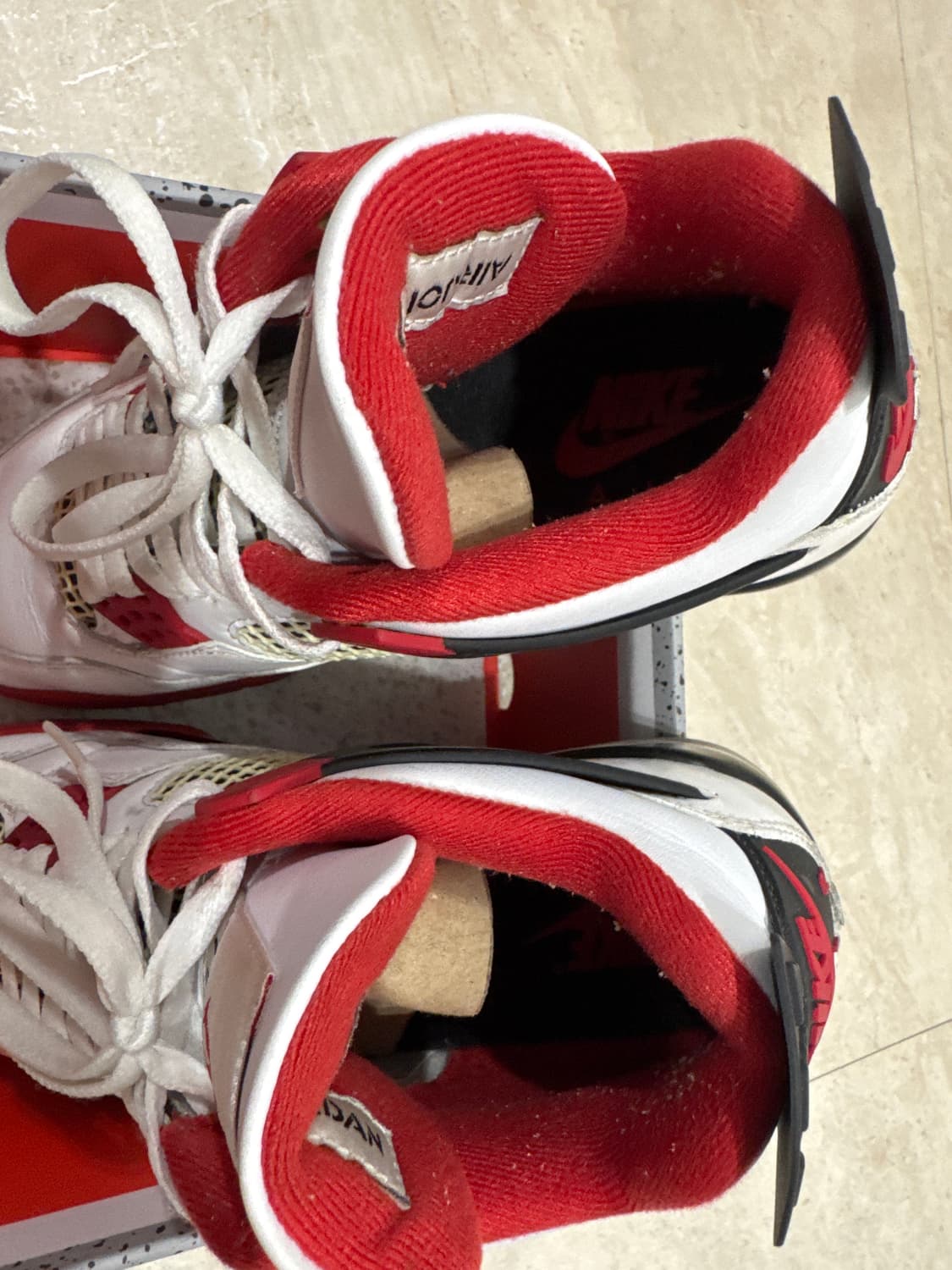 265 나이키 조던4 파레 파이어레드 상품이미지3