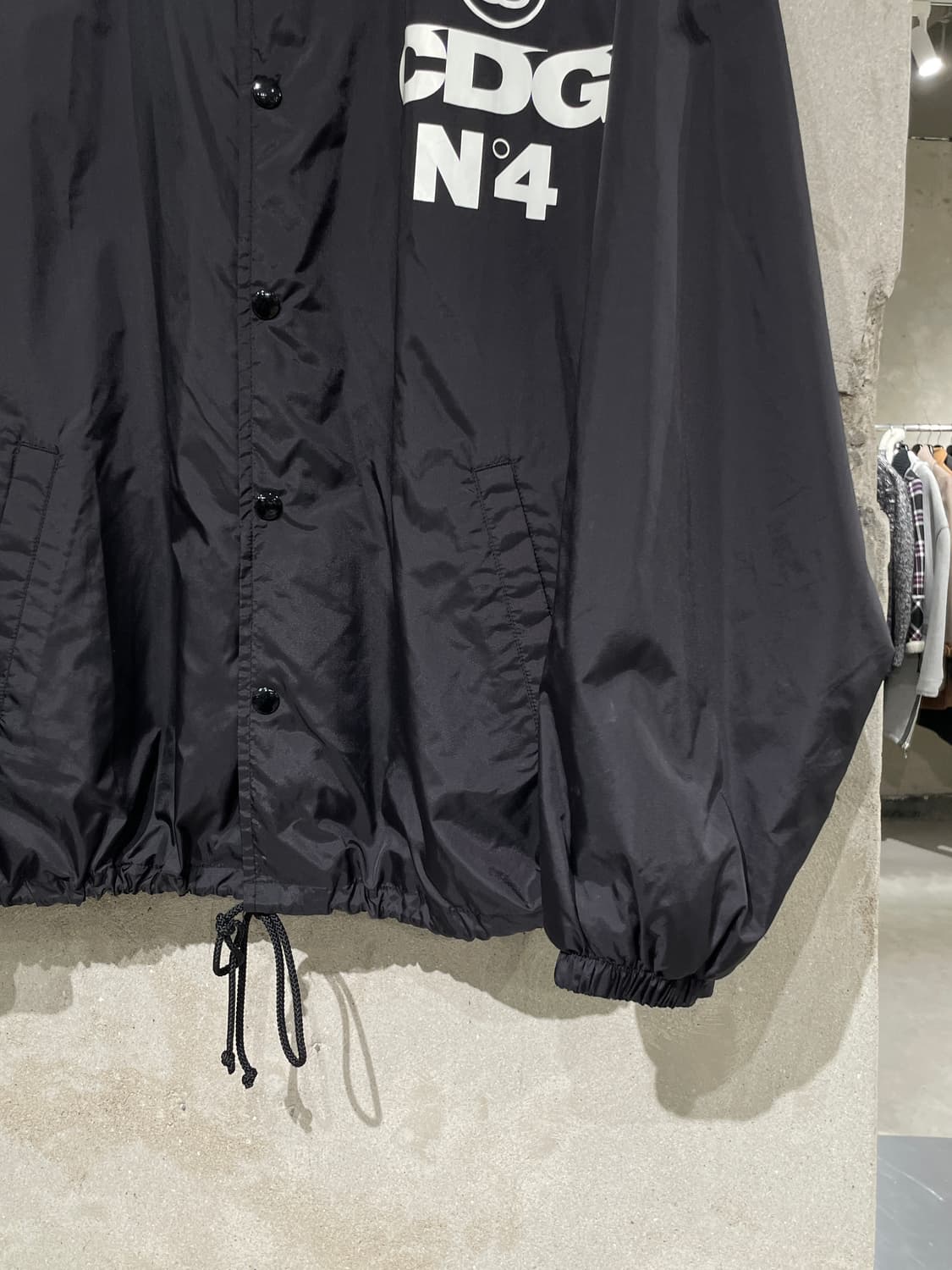 꼼데가르송 x 스투시 블랙 T-그래픽 코치 자켓 상품이미지5