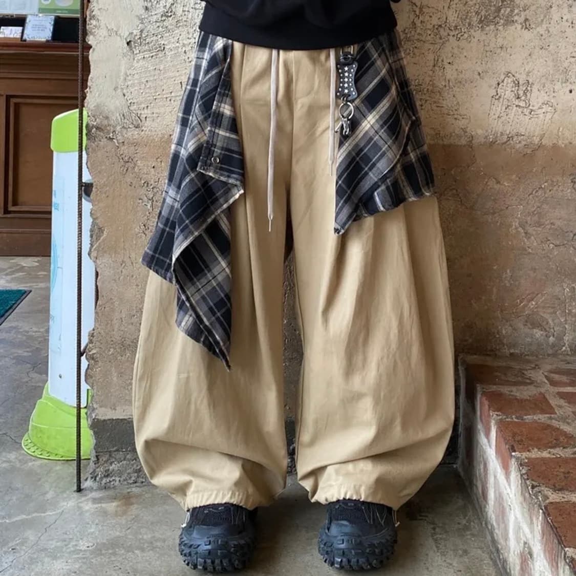 체크 베이지 와이드 벌룬 팬츠 상품이미지4