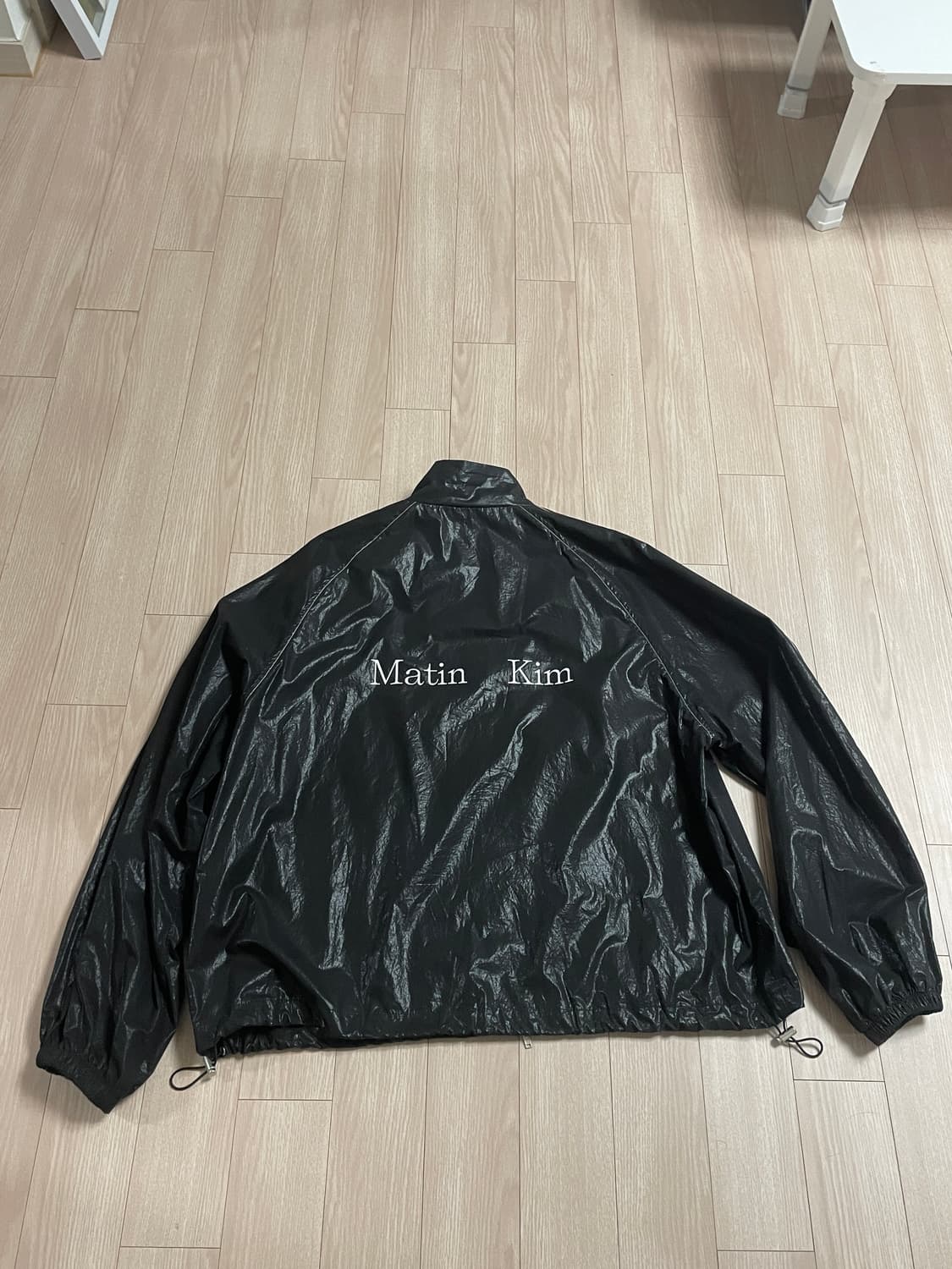 마뗑킴 로고 코팅 점퍼 블랙 상품이미지2