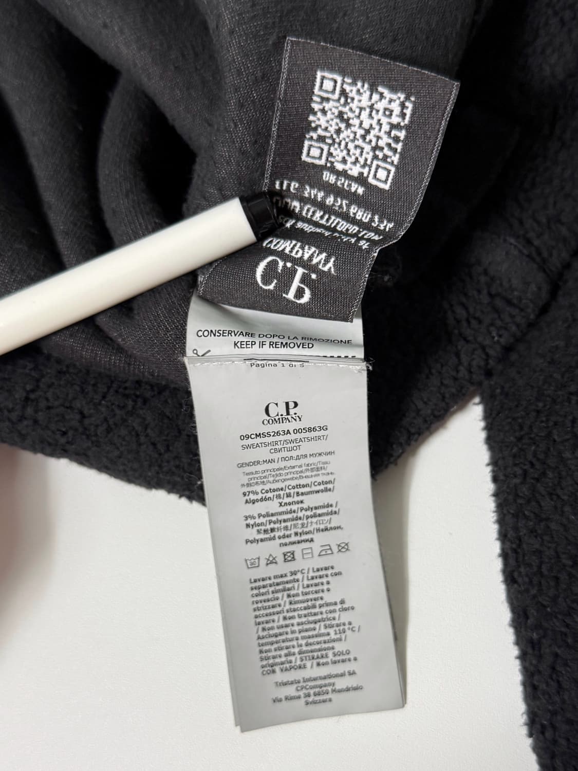 CP컴퍼니 루즈핏 렌즈와펜 블랙 폴라 플리스 맨투맨 상품이미지7