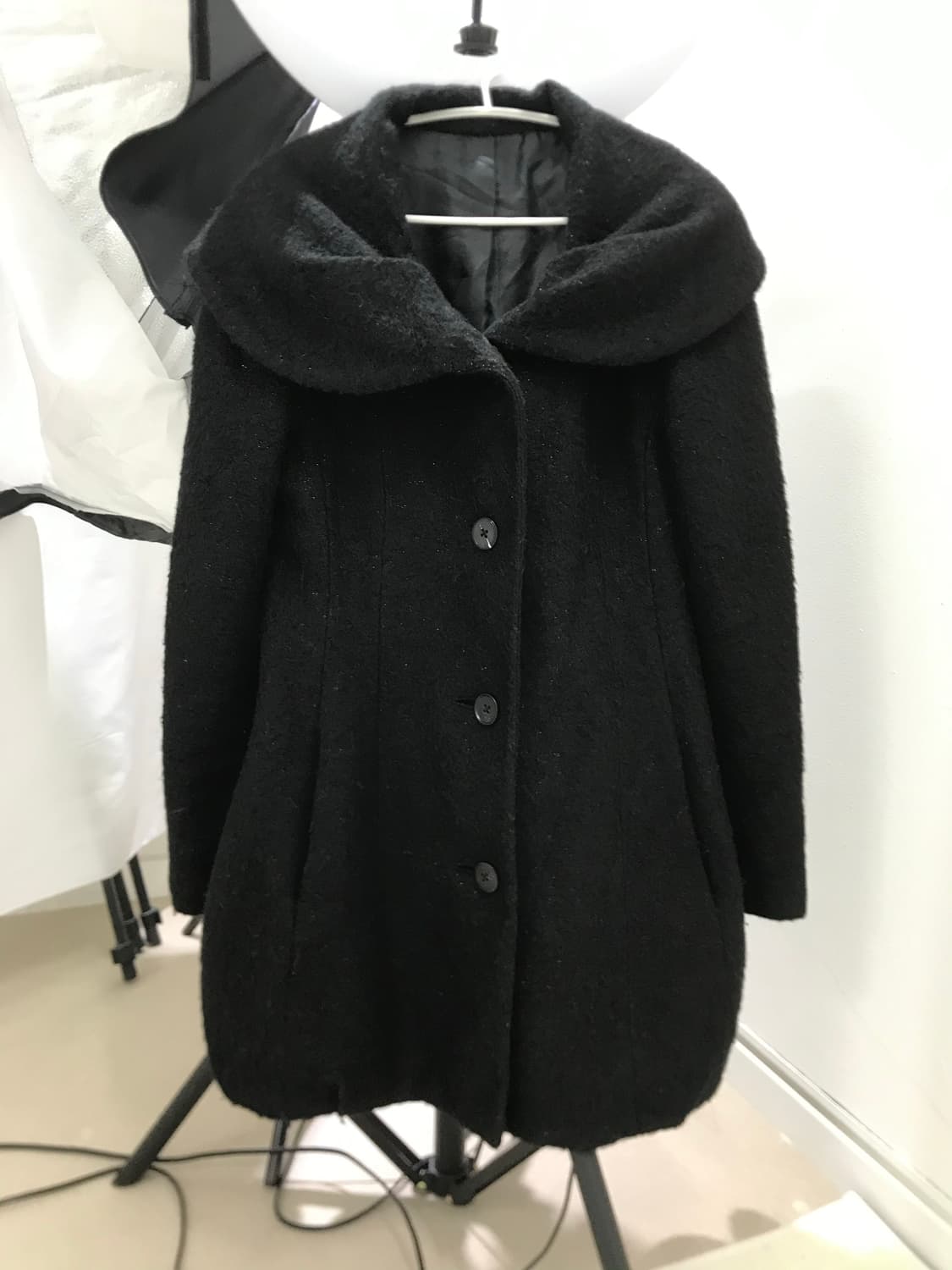 Wide collar tulip line black button coat 상품이미지8