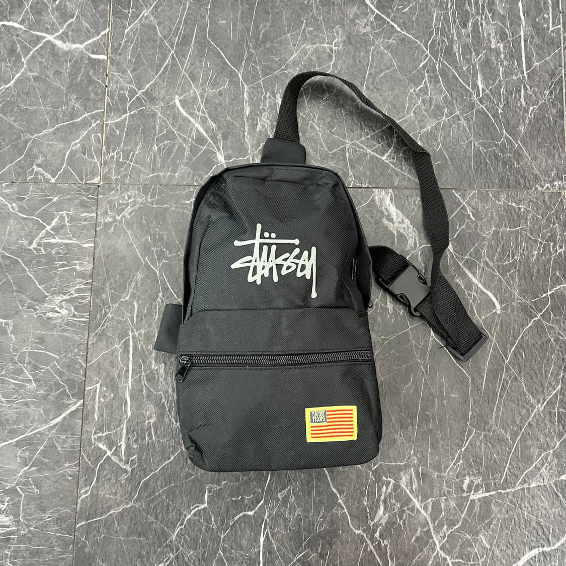 스투시 베이직 로고 미니백 상품이미지1