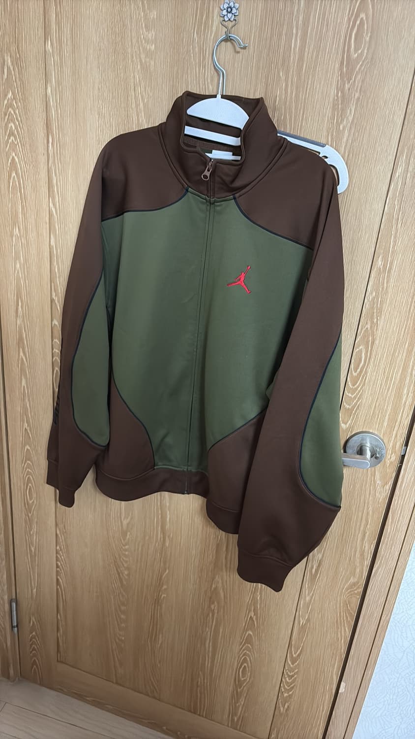 슈프림 조던 콜라보 자켓 상품이미지1