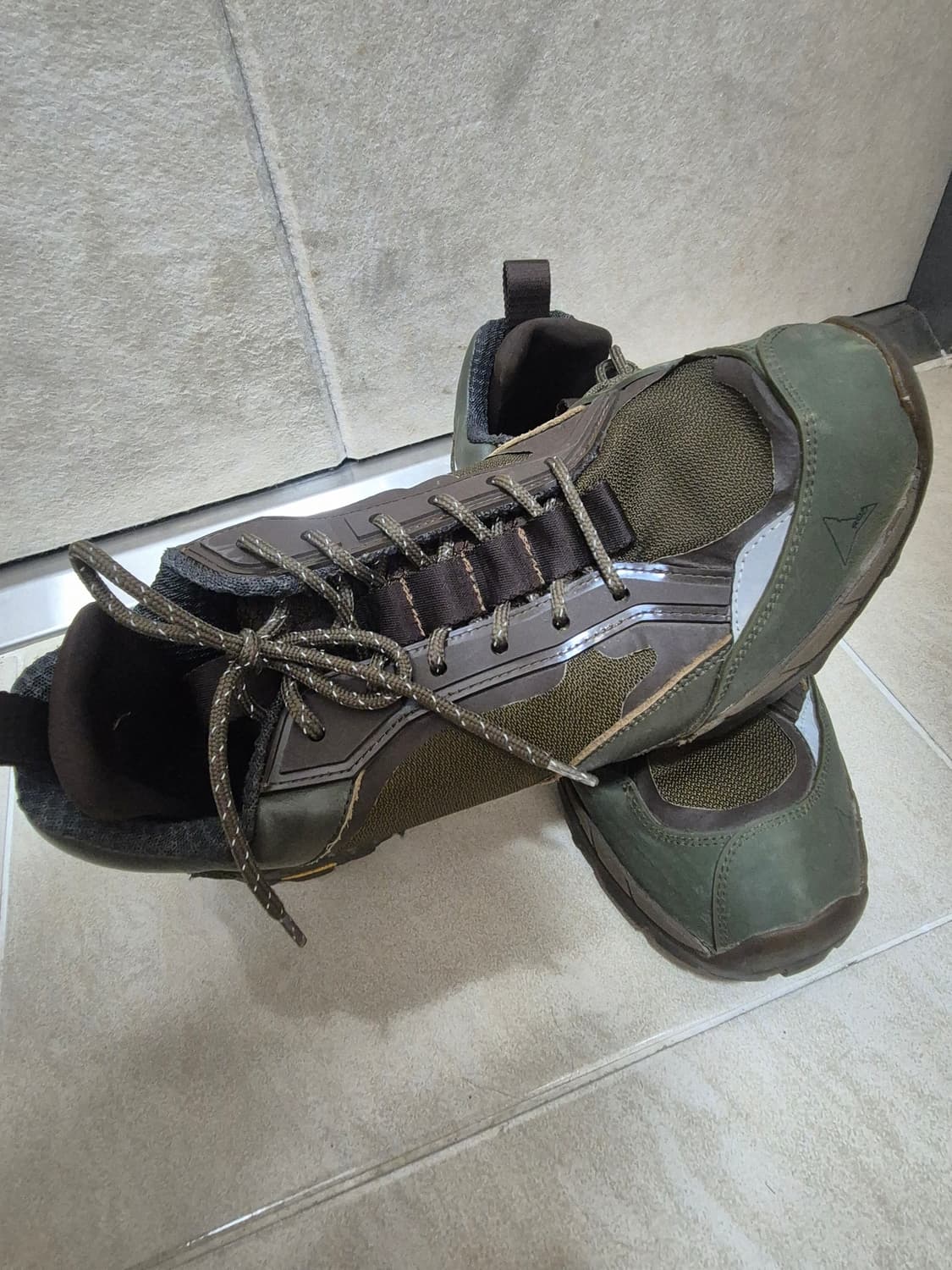 로아 하이킹 락파 브라운 44 상품이미지1