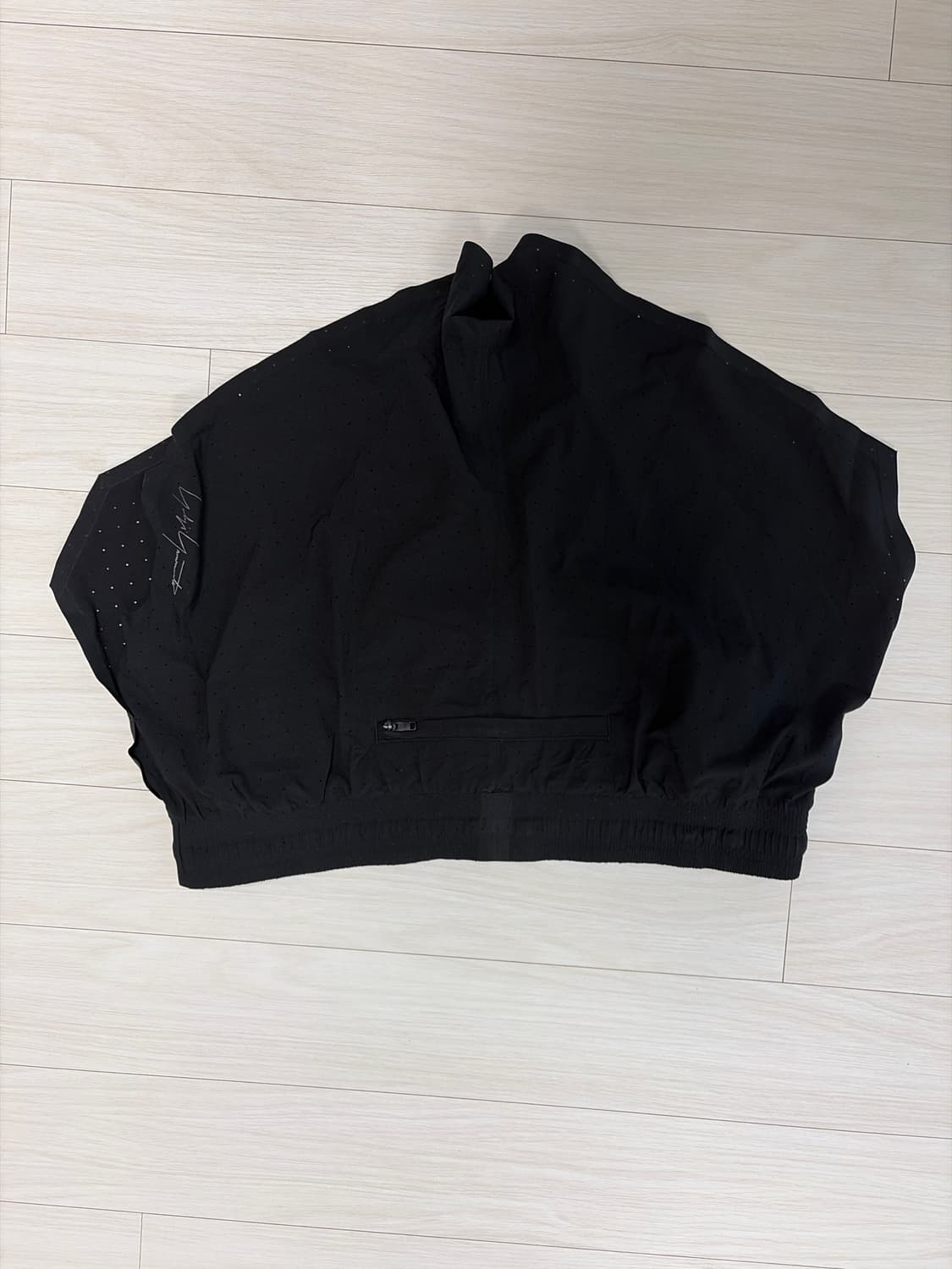 Y-3 Men's Run Shorts in Black 상품이미지3