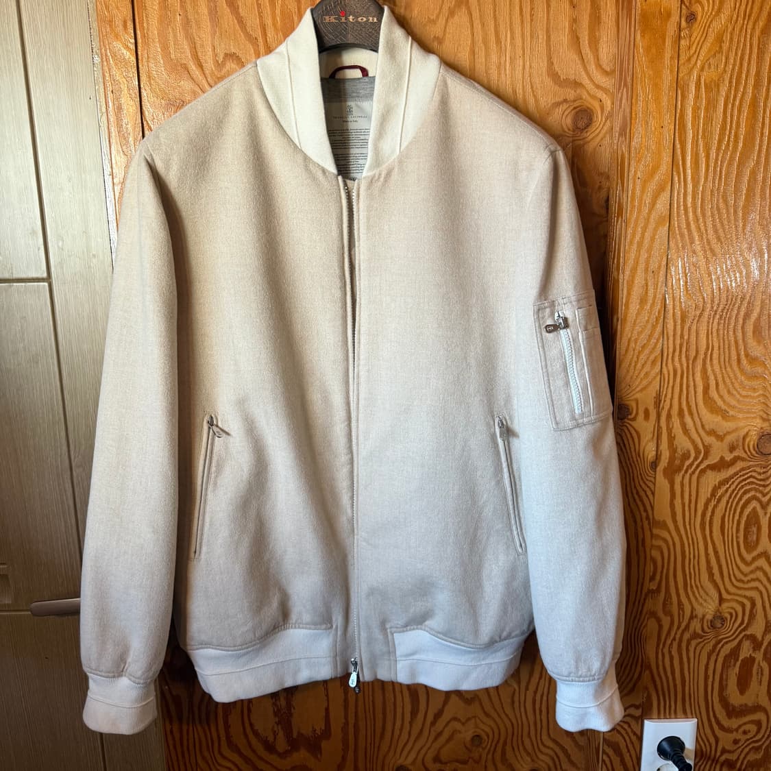 브루넬로 쿠치넬리 23 F/w 캐시미어 봄버 자켓 판매 합니다. 상품이미지5