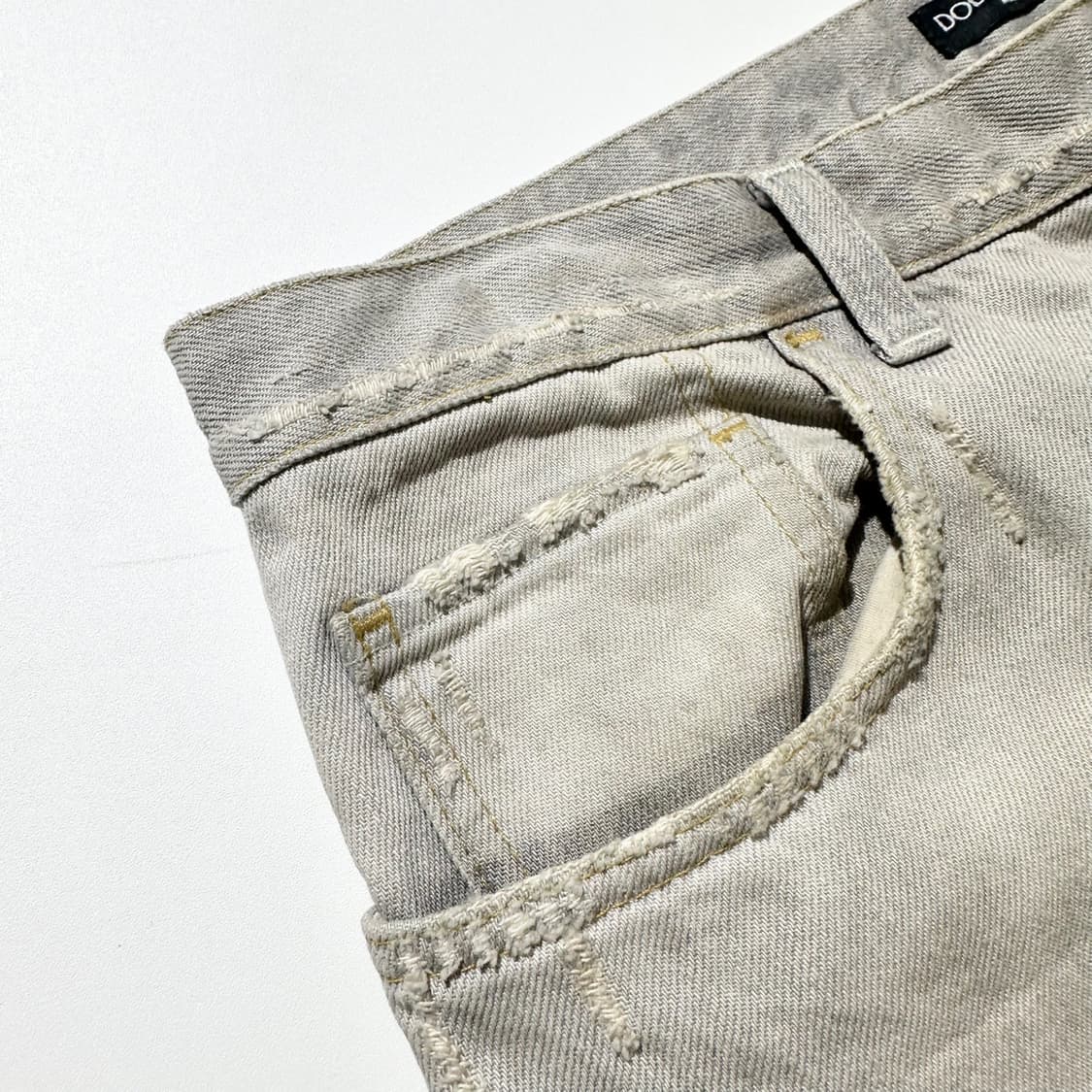 (매장판) 돌체 앤 가바나 메탈 플레이트 디스트레스드 데님 팬츠 상품이미지6