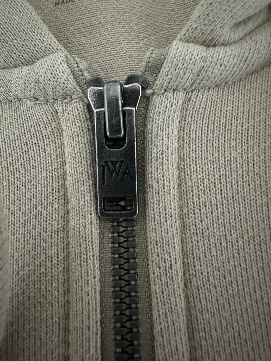 Uniqlo x JW anderson 25ss 베이지 후드집업 상품이미지5