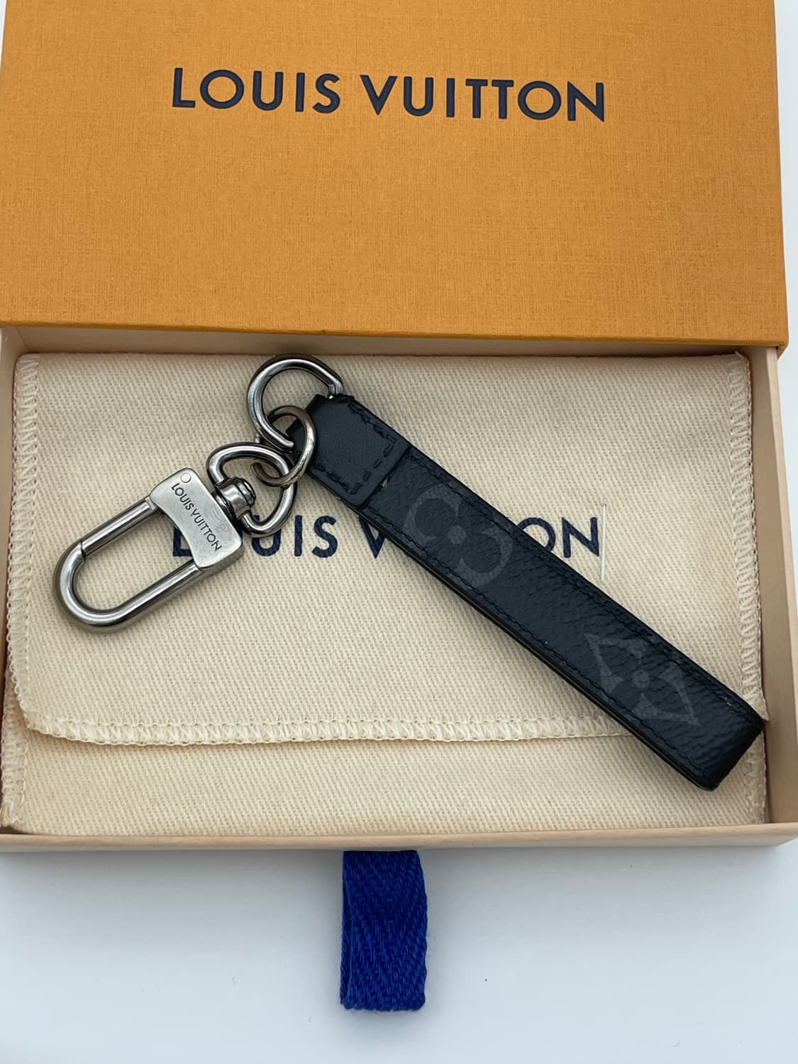 [ 정품 / 풀구성 ] 루이비통 드라곤느 키링 모노그램 이클립스 상품이미지1