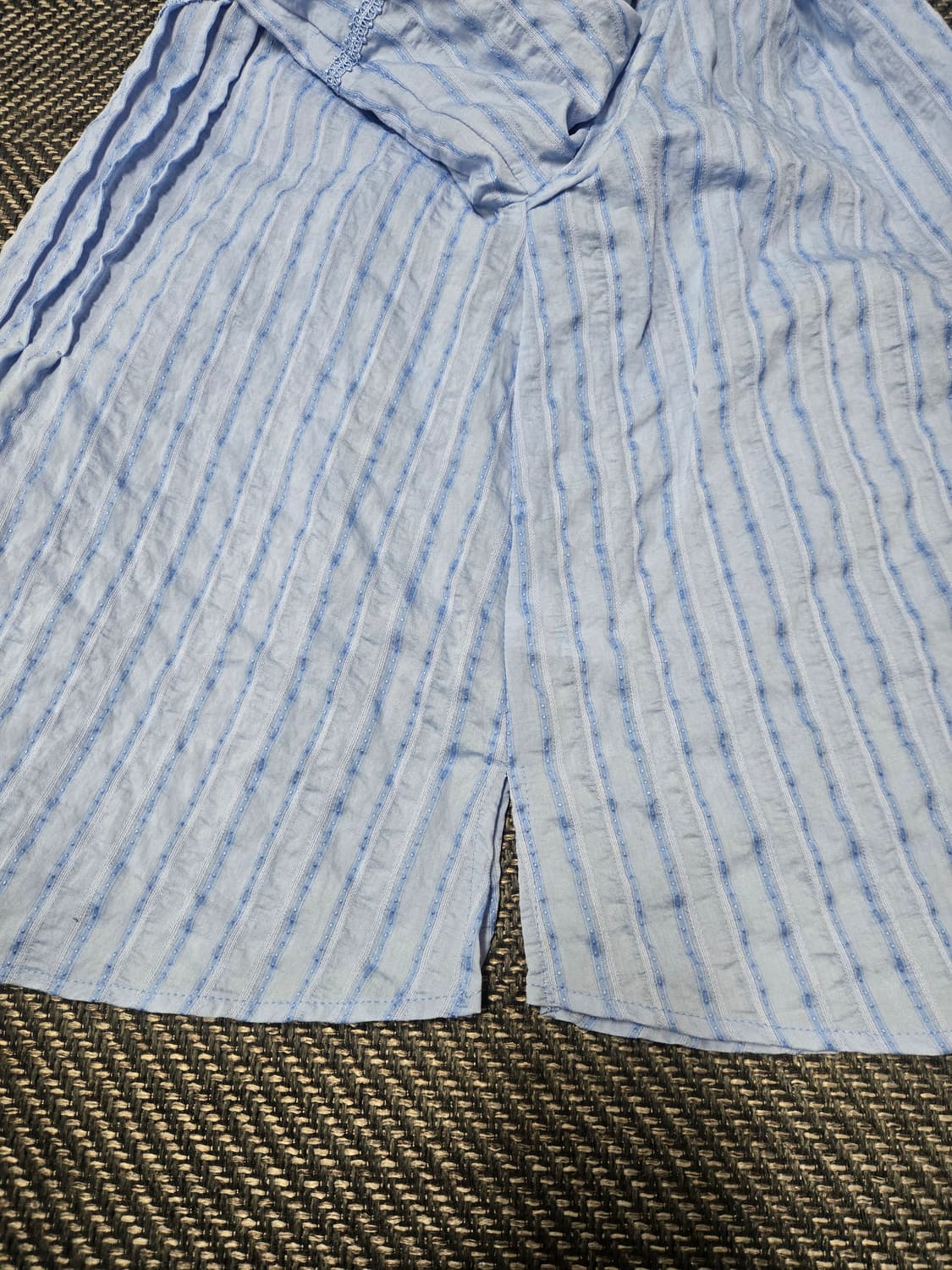 기비 24ss 블루 스트라이프 블라우스 상품이미지4